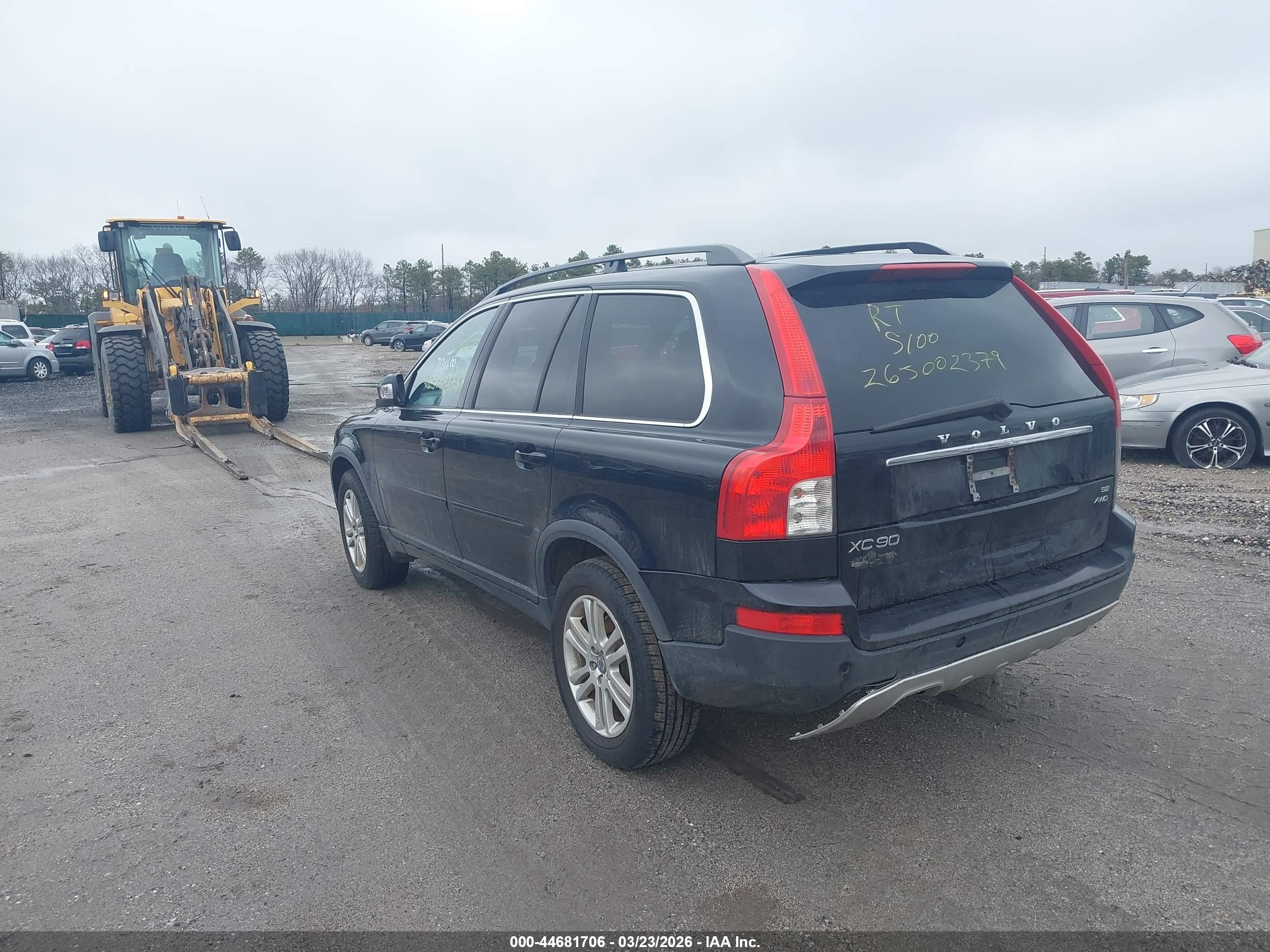 VOLVO XC90 image 3
