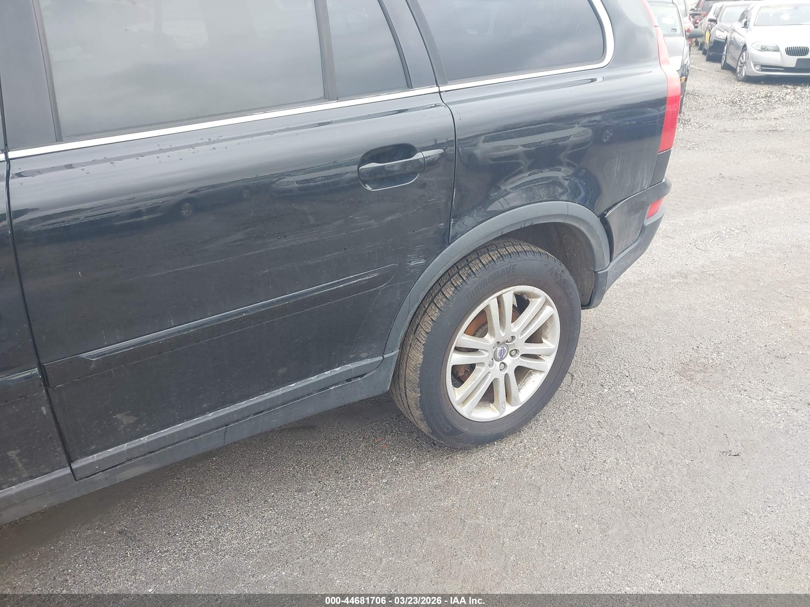 VOLVO XC90 image 6
