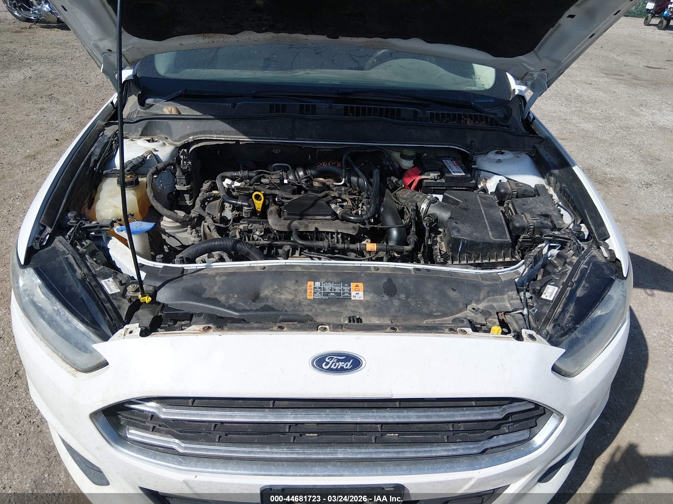 FORD FUSION image 10