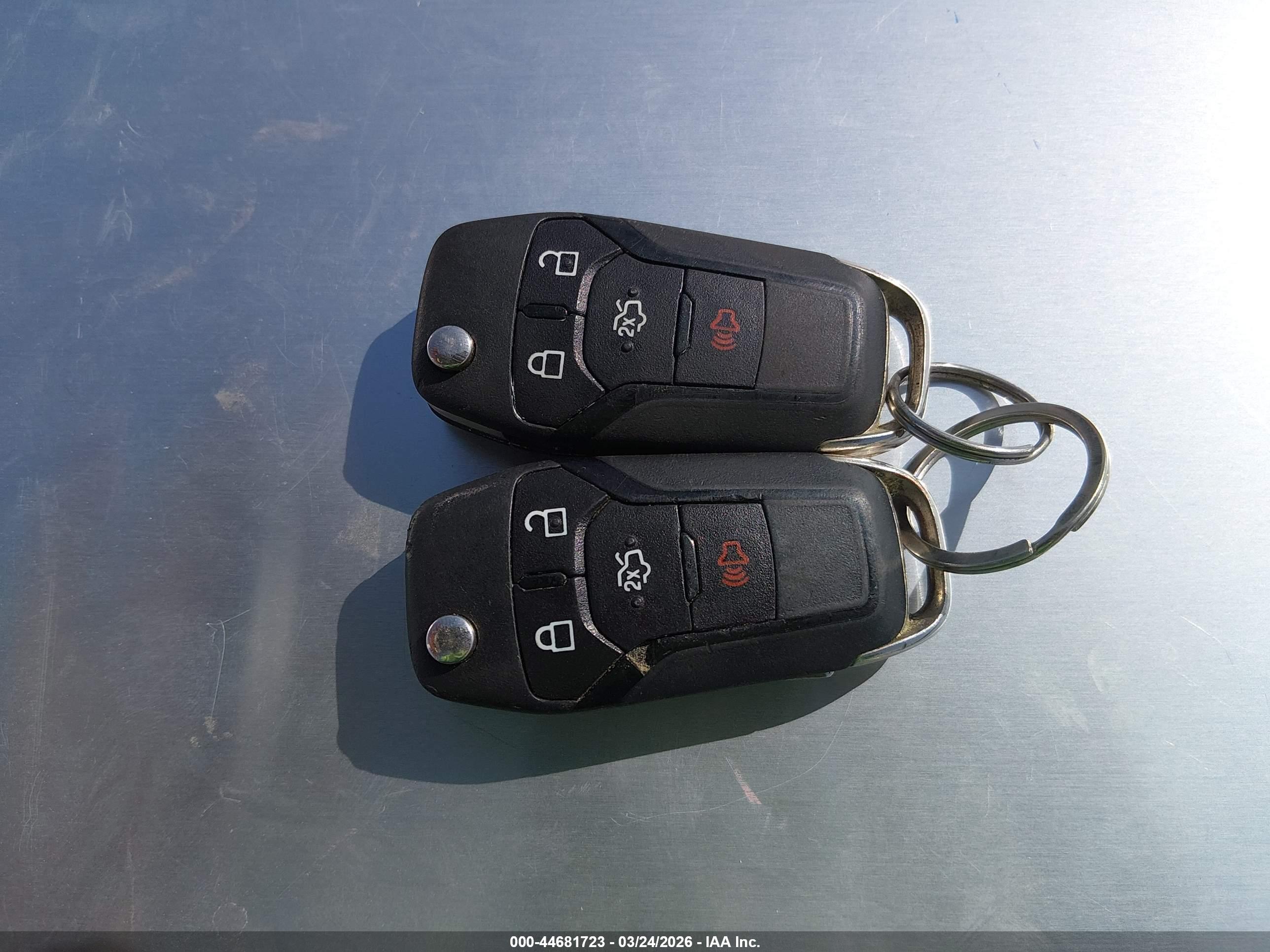 FORD FUSION image 11