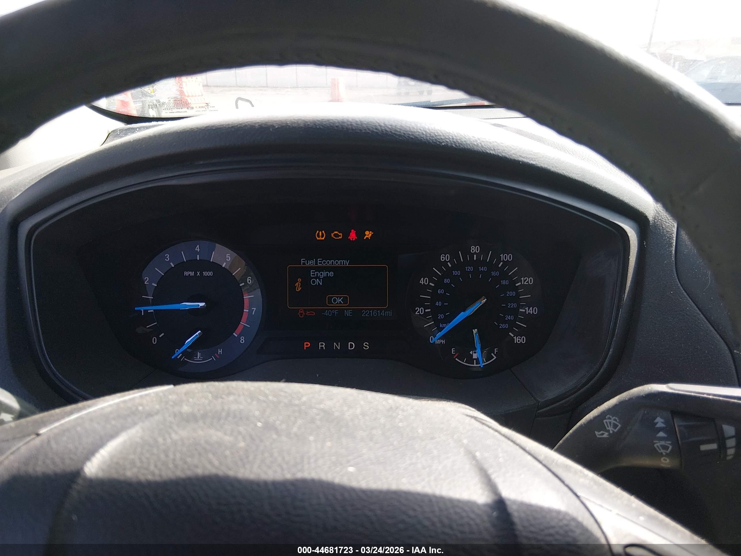 FORD FUSION image 7