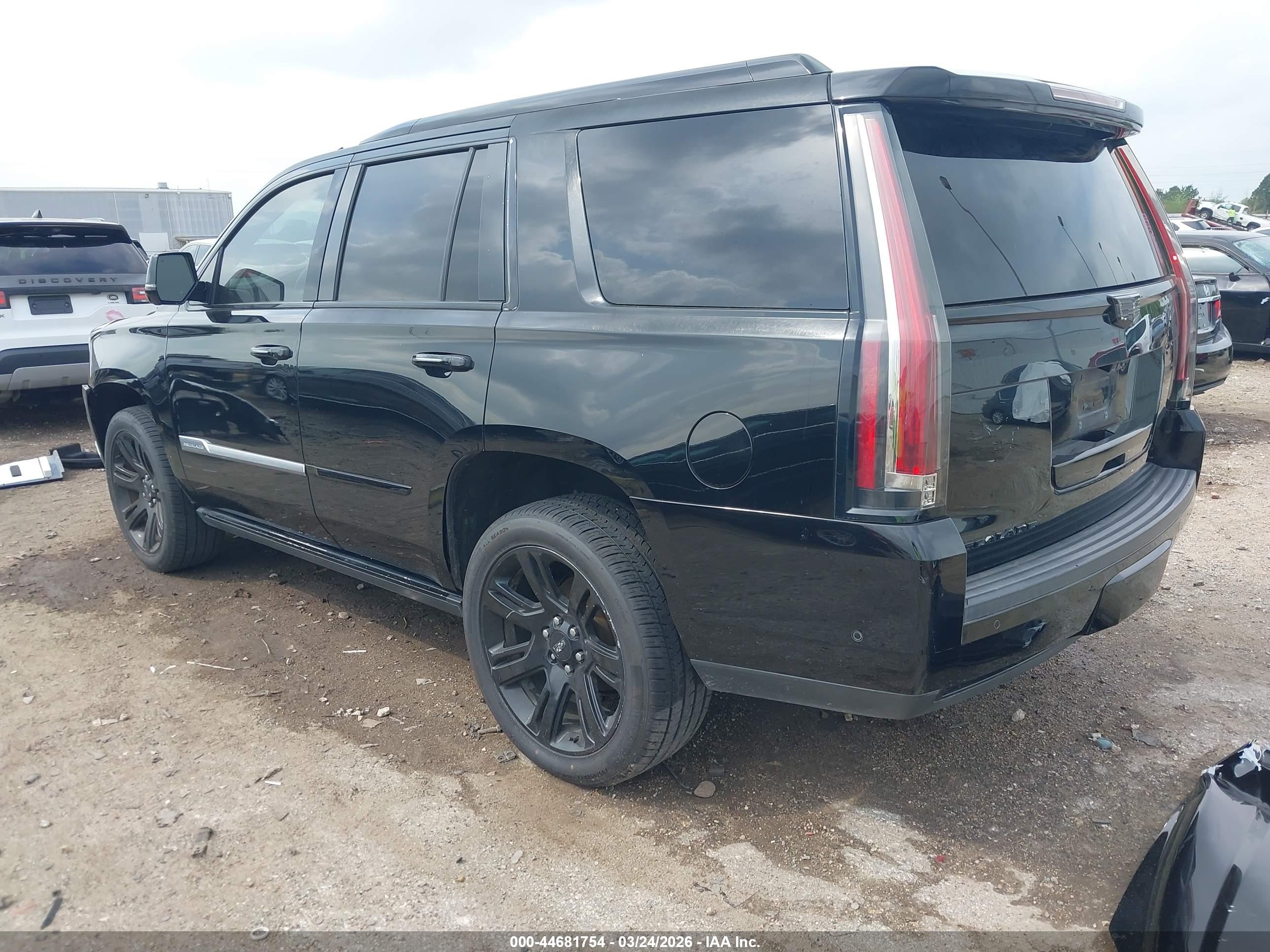 CADILLAC ESCALADE image 3