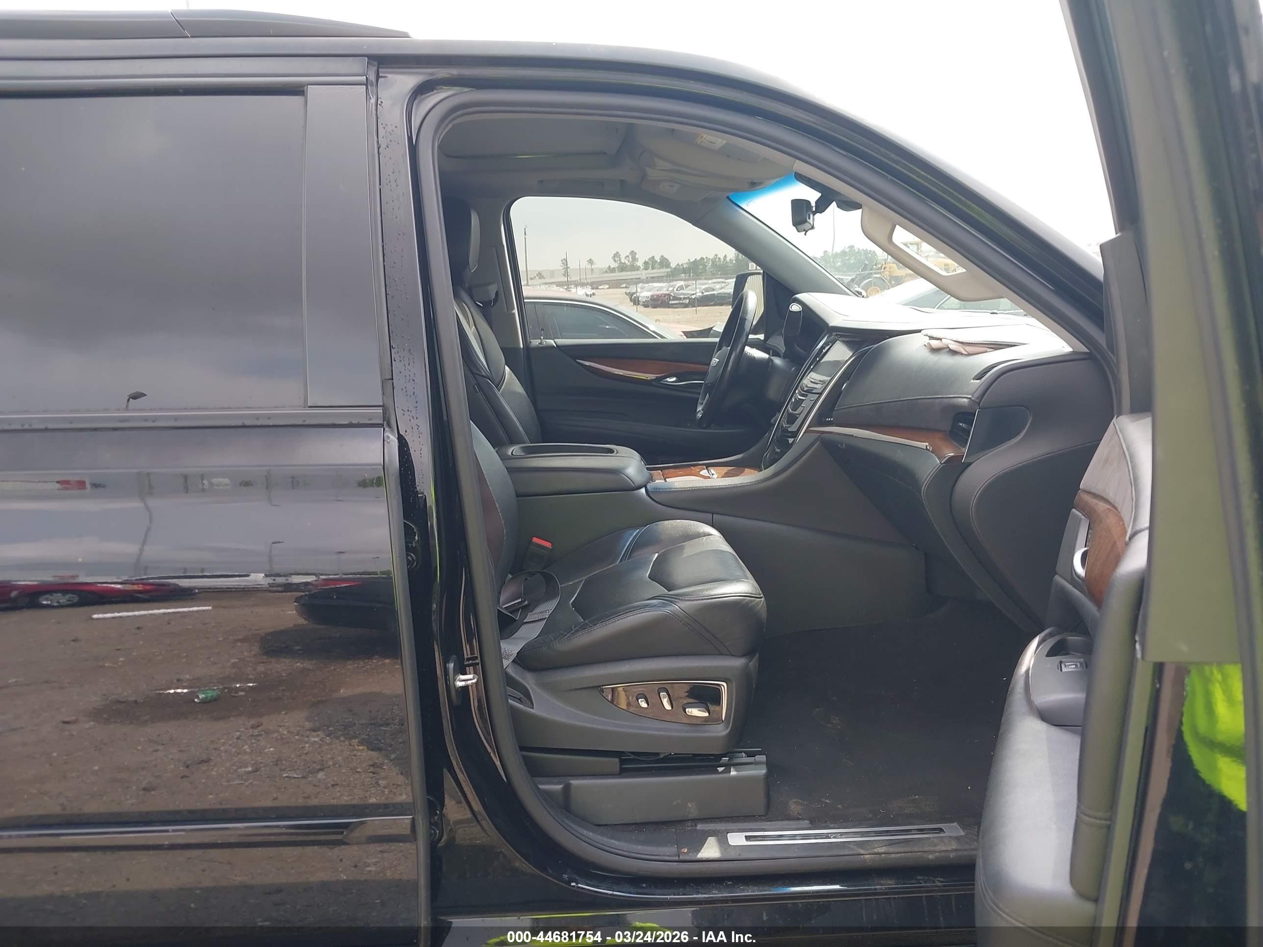 CADILLAC ESCALADE image 5