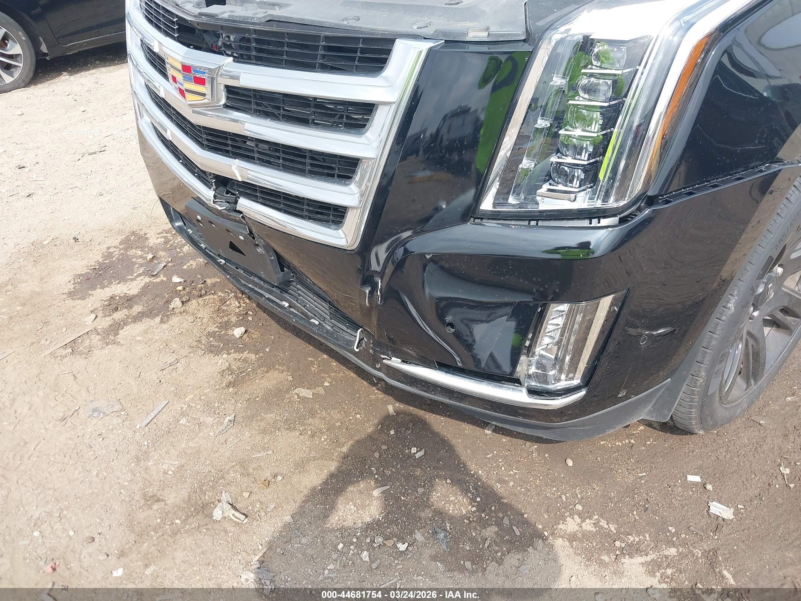 CADILLAC ESCALADE image 6