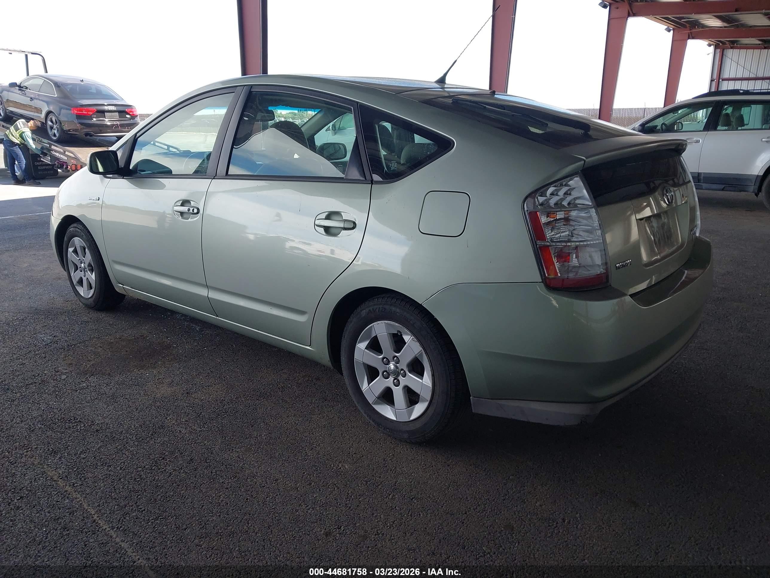 TOYOTA PRIUS image 3