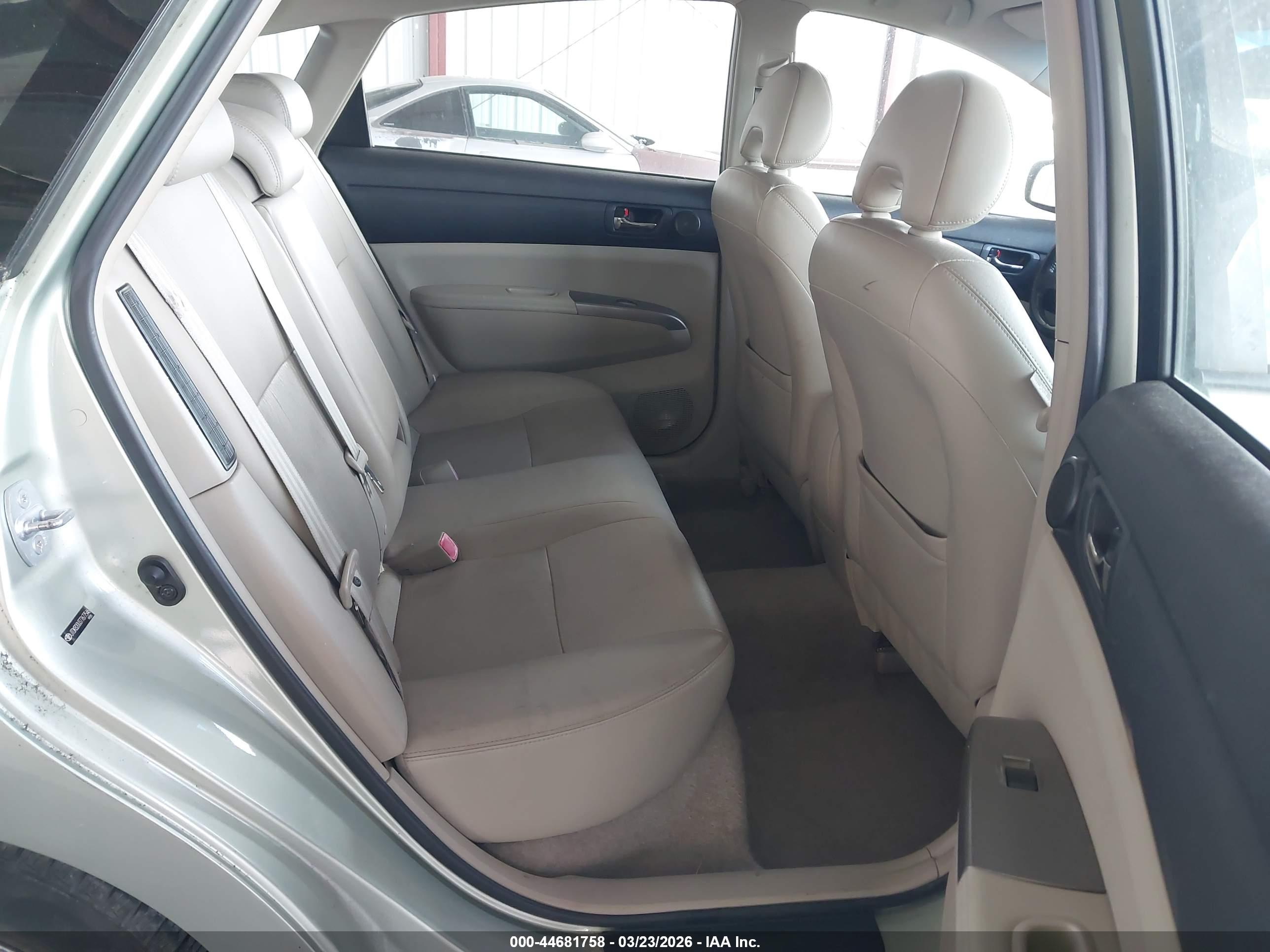 TOYOTA PRIUS image 8