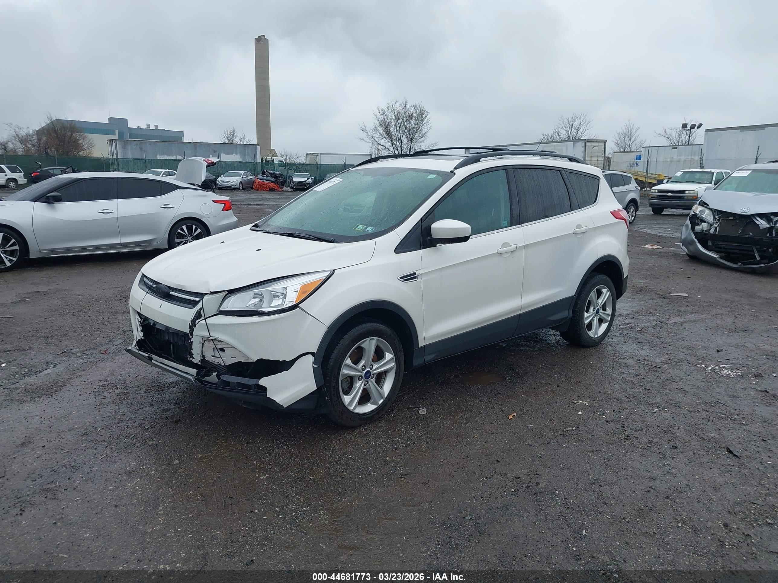 FORD ESCAPE image 2