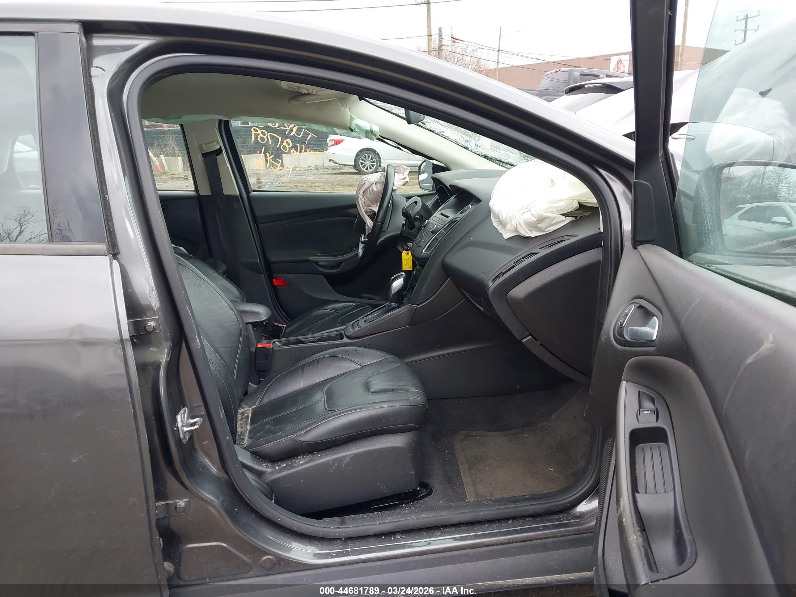 FORD FOCUS image 5