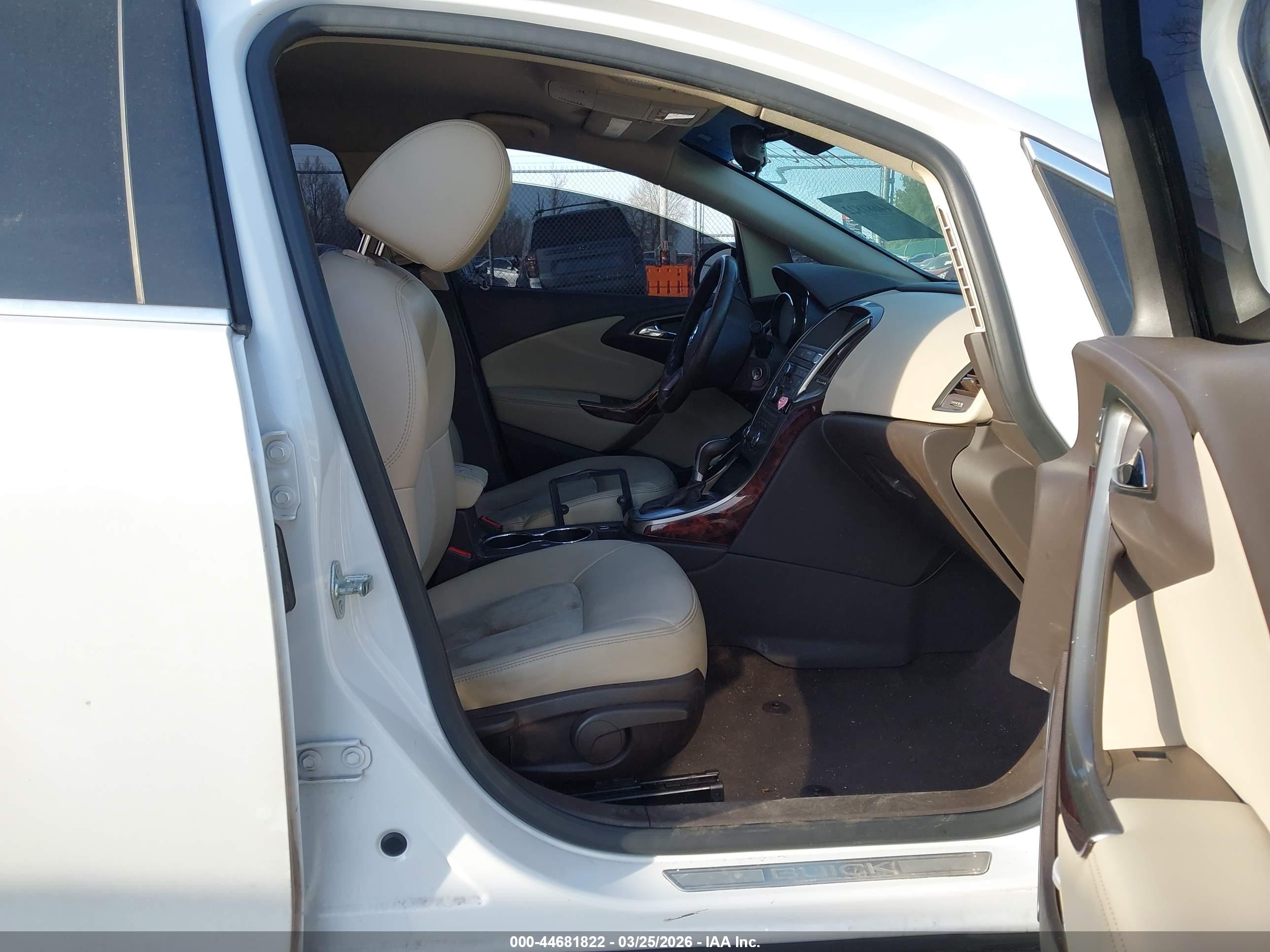 BUICK VERANO image 5