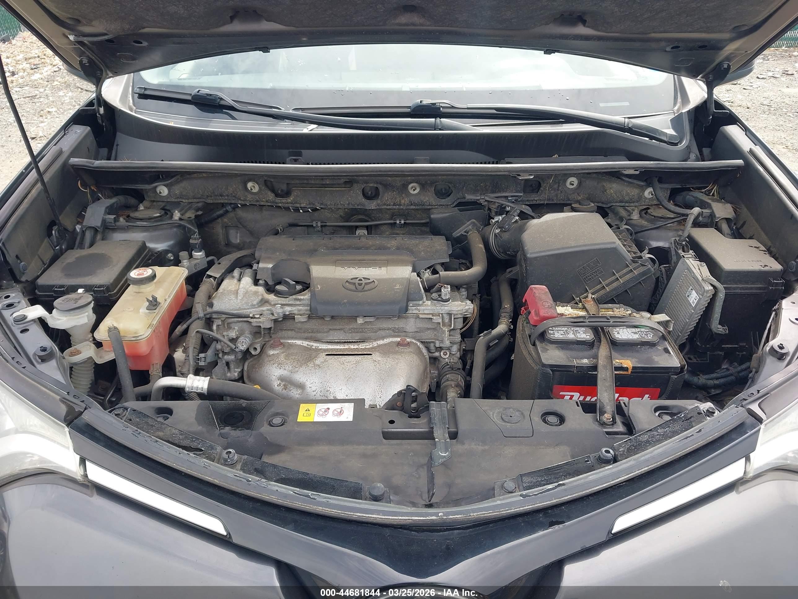 TOYOTA RAV4 image 10