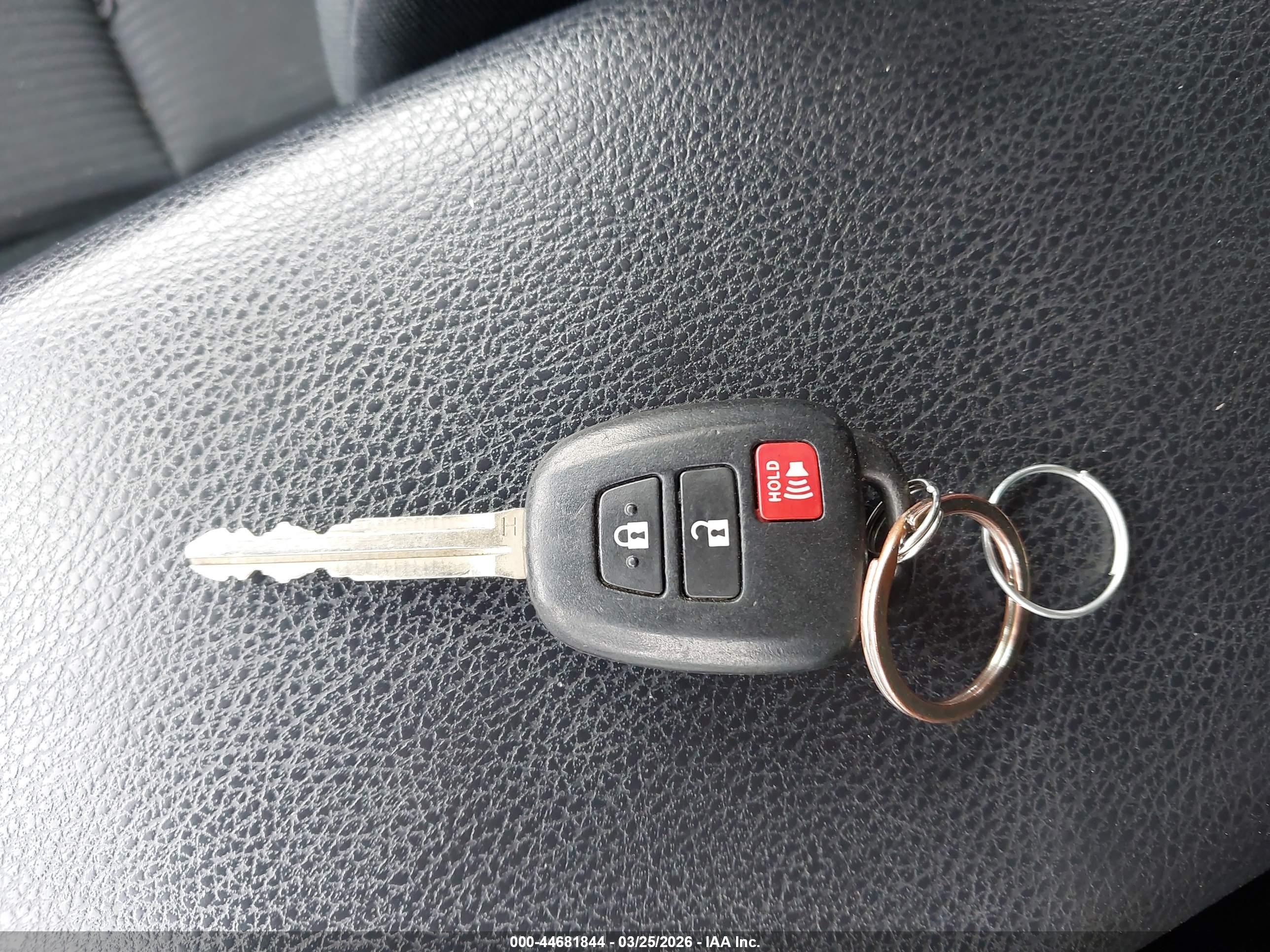 TOYOTA RAV4 image 11
