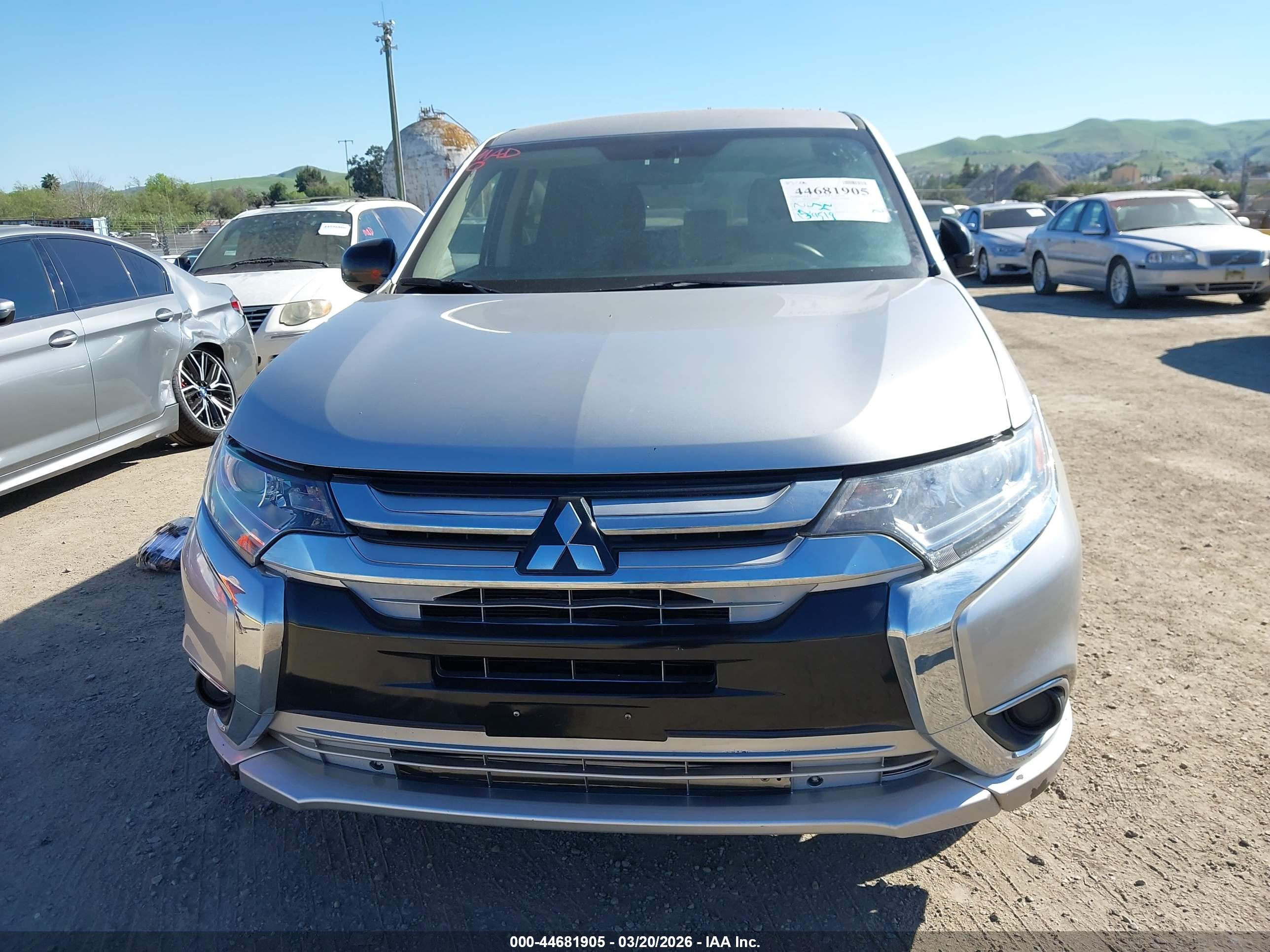 MITSUBISHI OUTLANDER image 6