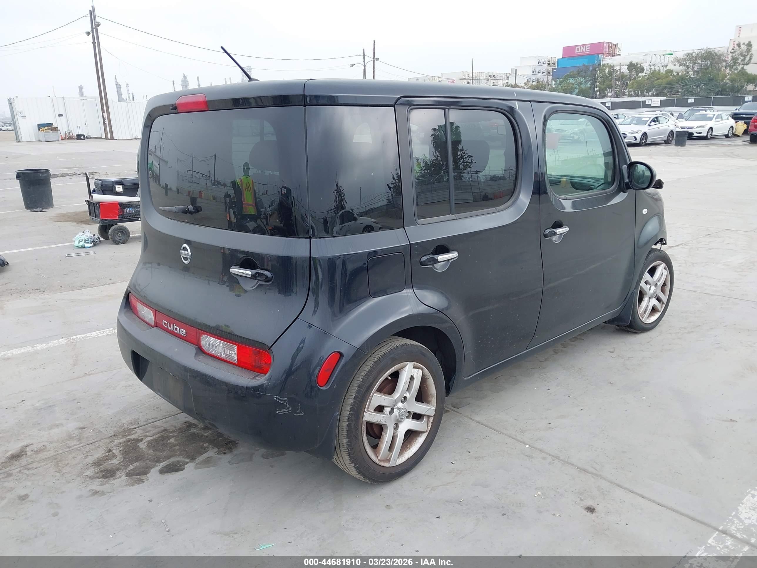 NISSAN CUBE image 4