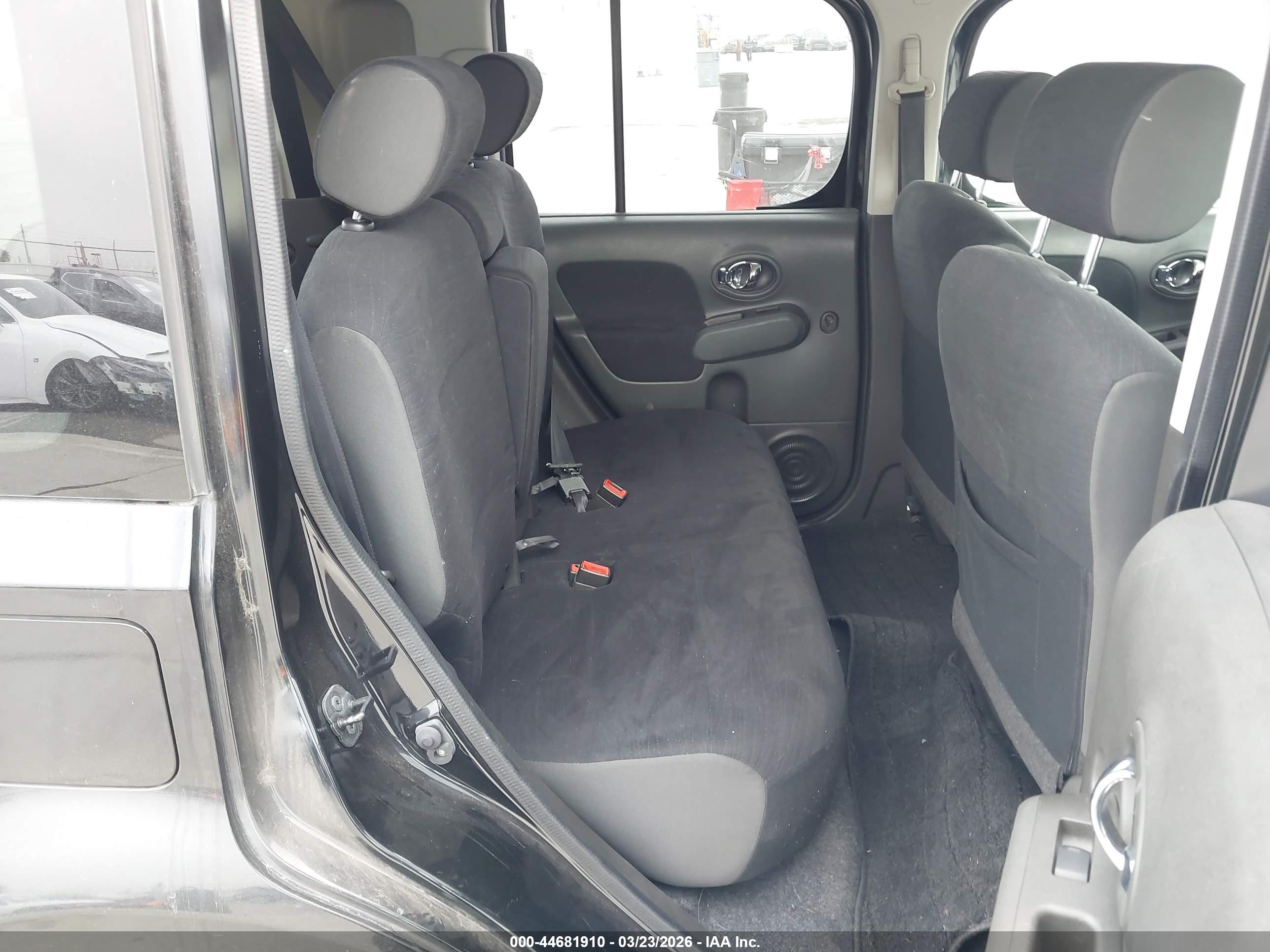 NISSAN CUBE image 8