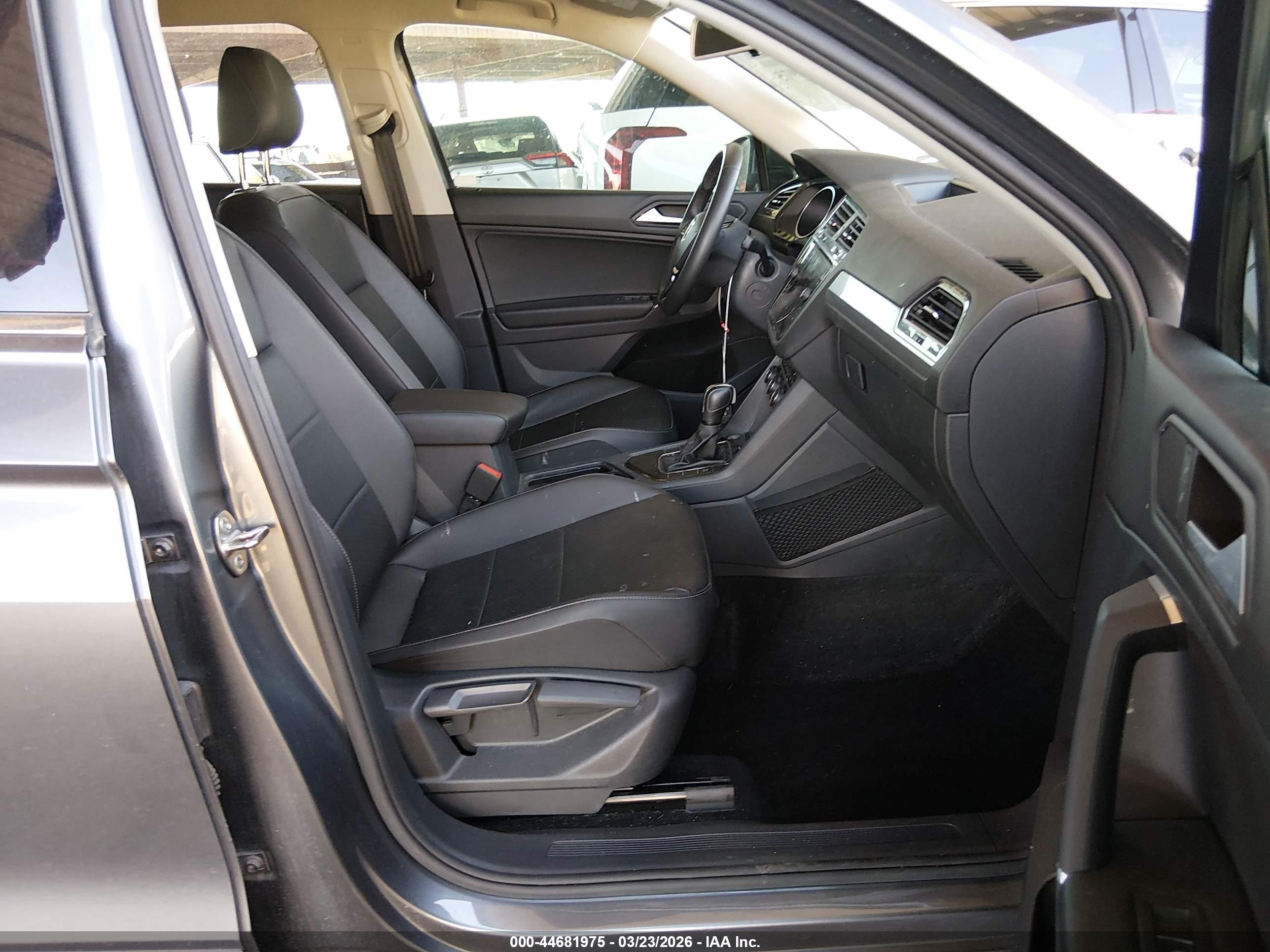 VOLKSWAGEN TIGUAN image 5