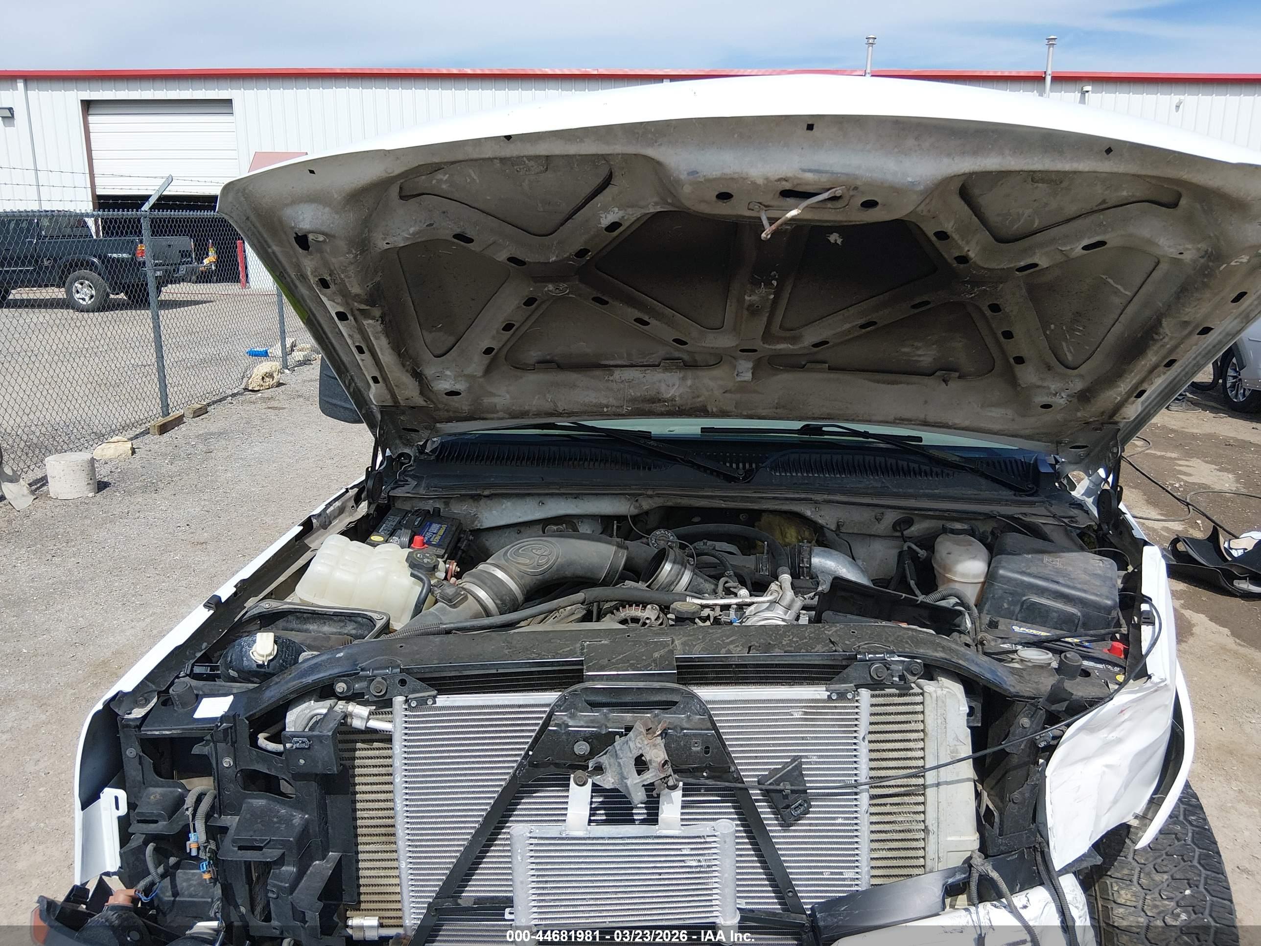 CHEVROLET SILVERADO image 10