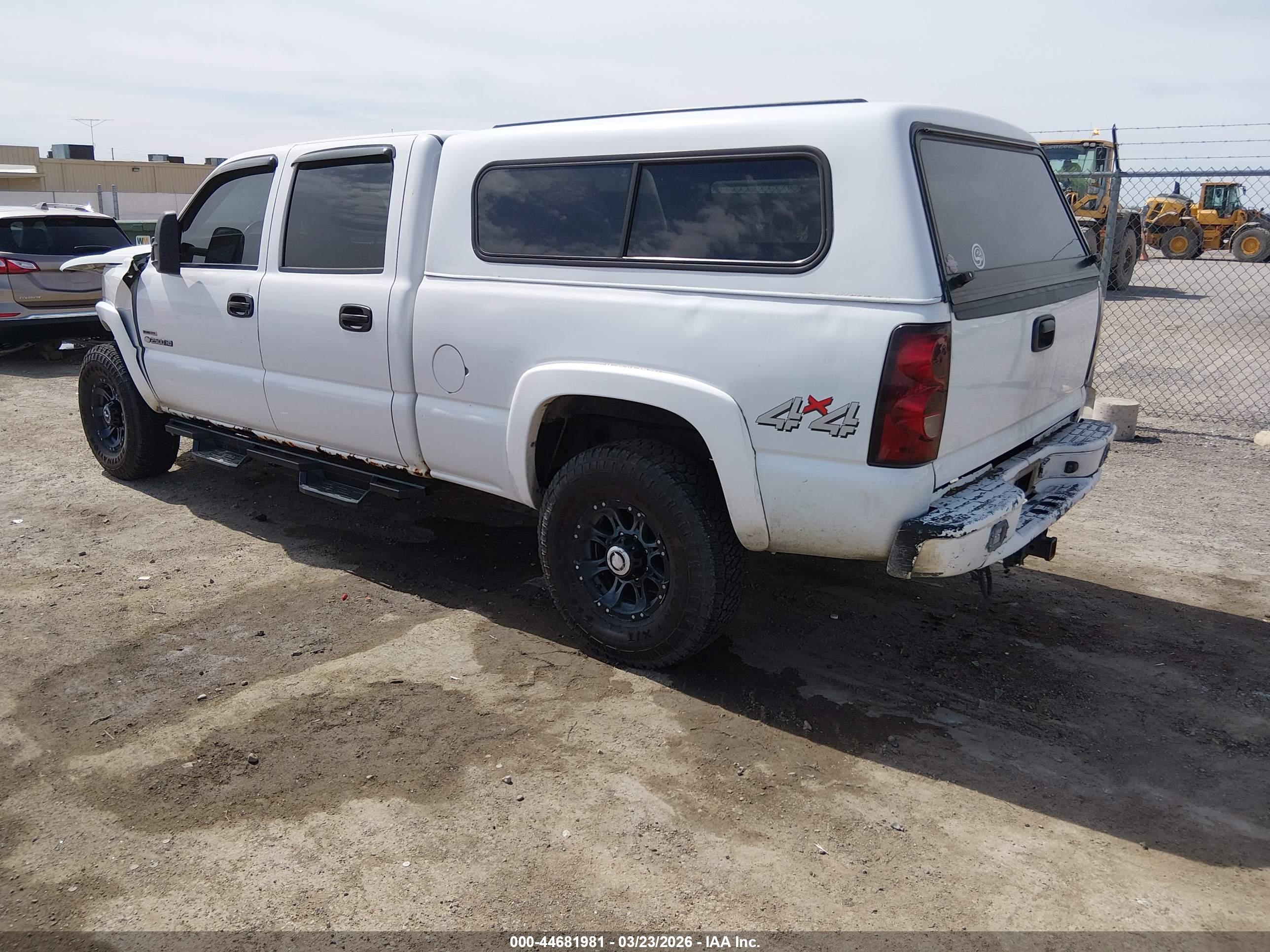 CHEVROLET SILVERADO image 3