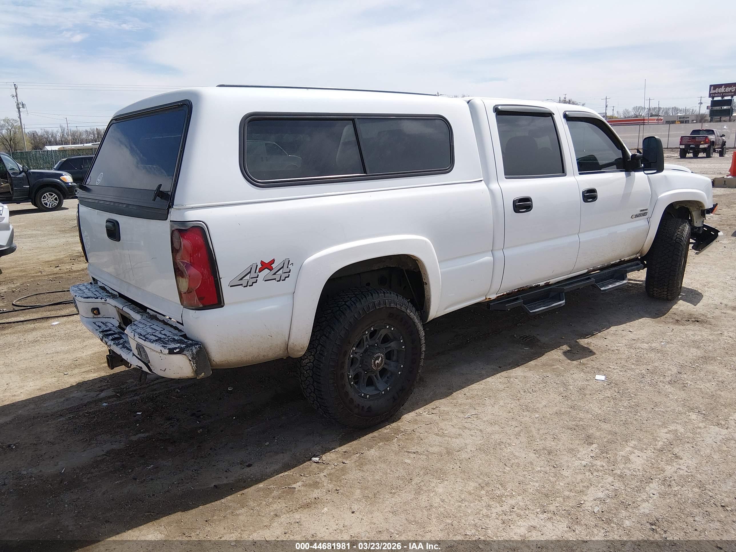 CHEVROLET SILVERADO image 4