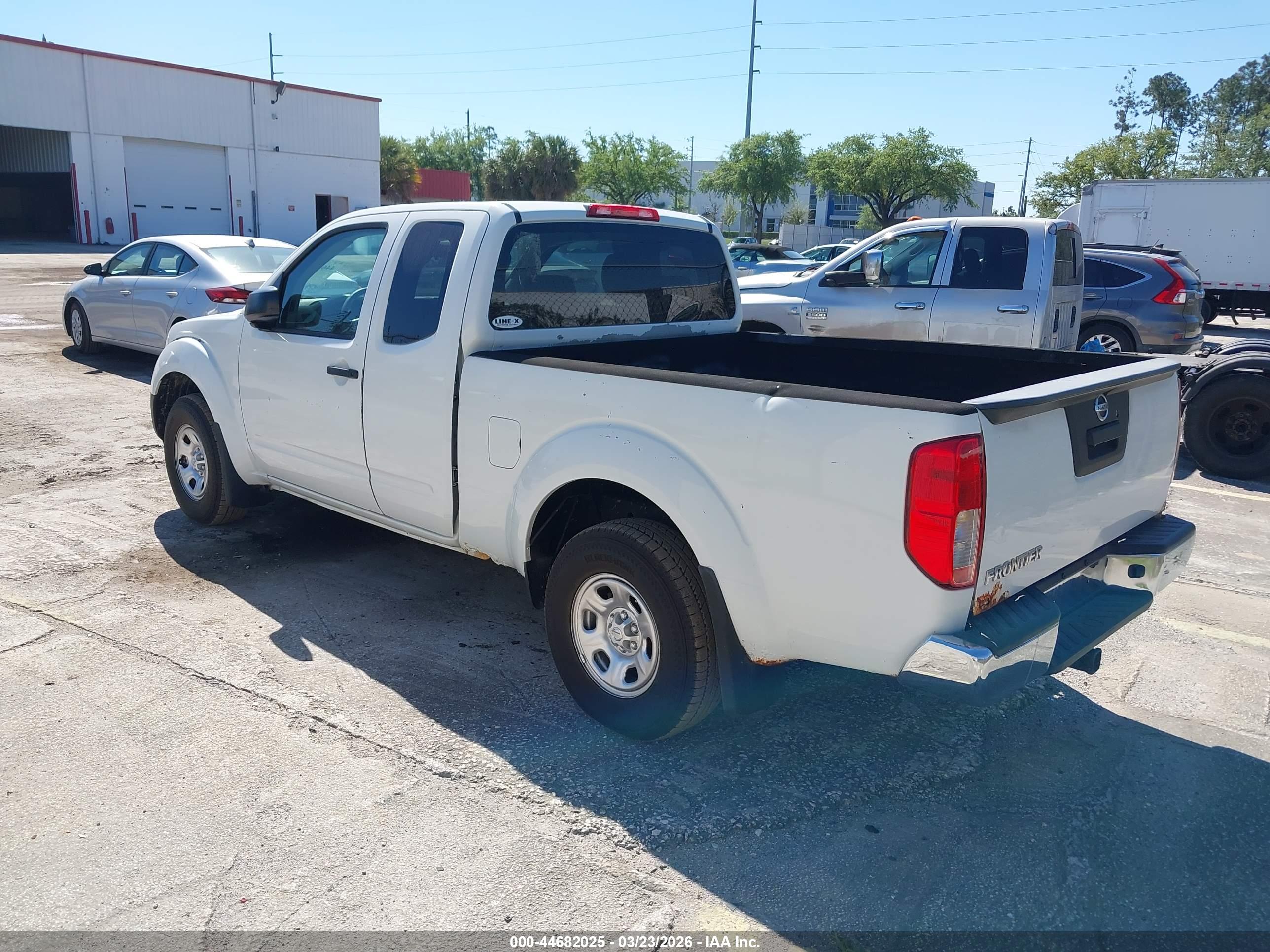 NISSAN FRONTIER image 3