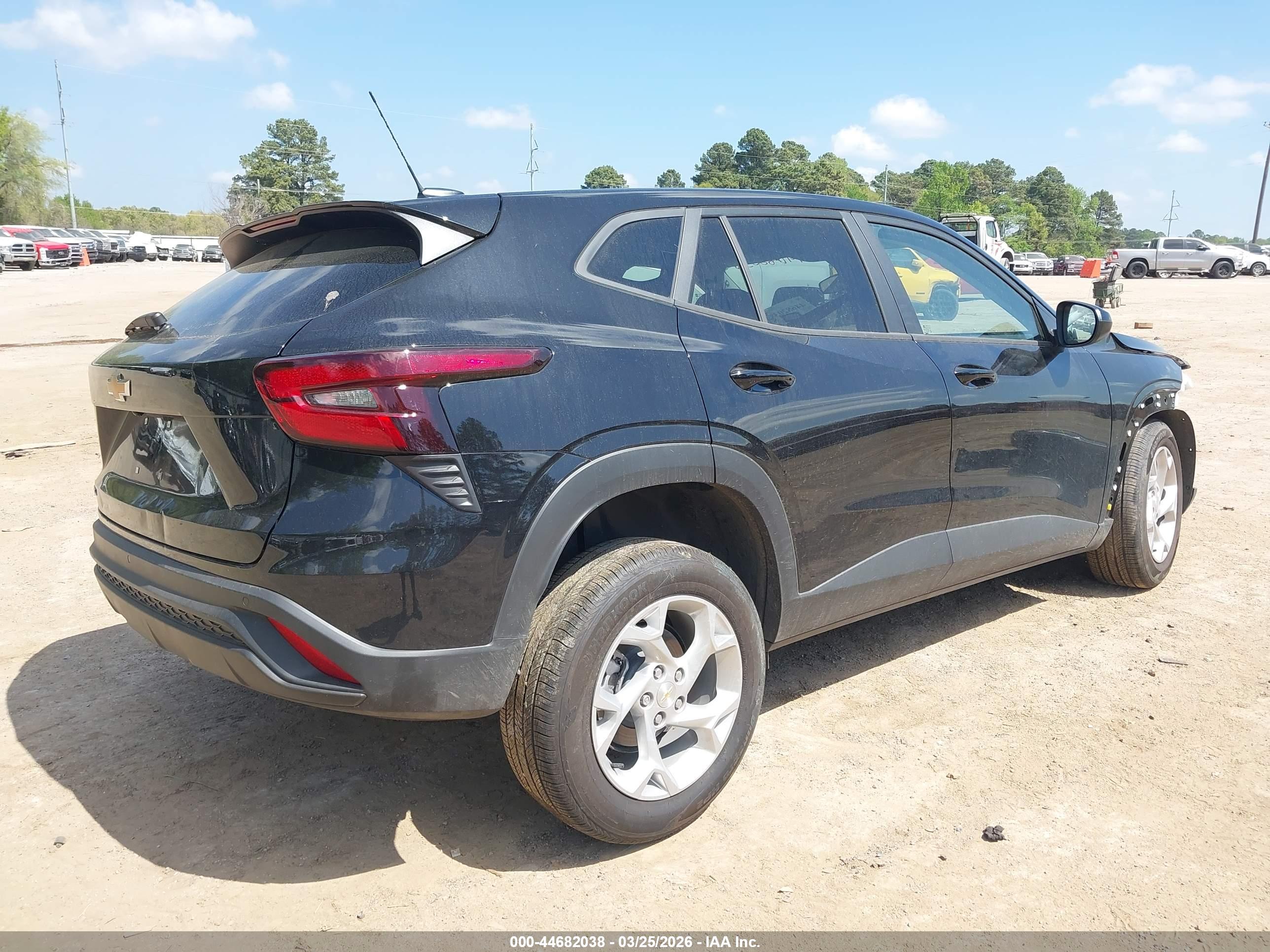 CHEVROLET TRAX image 4