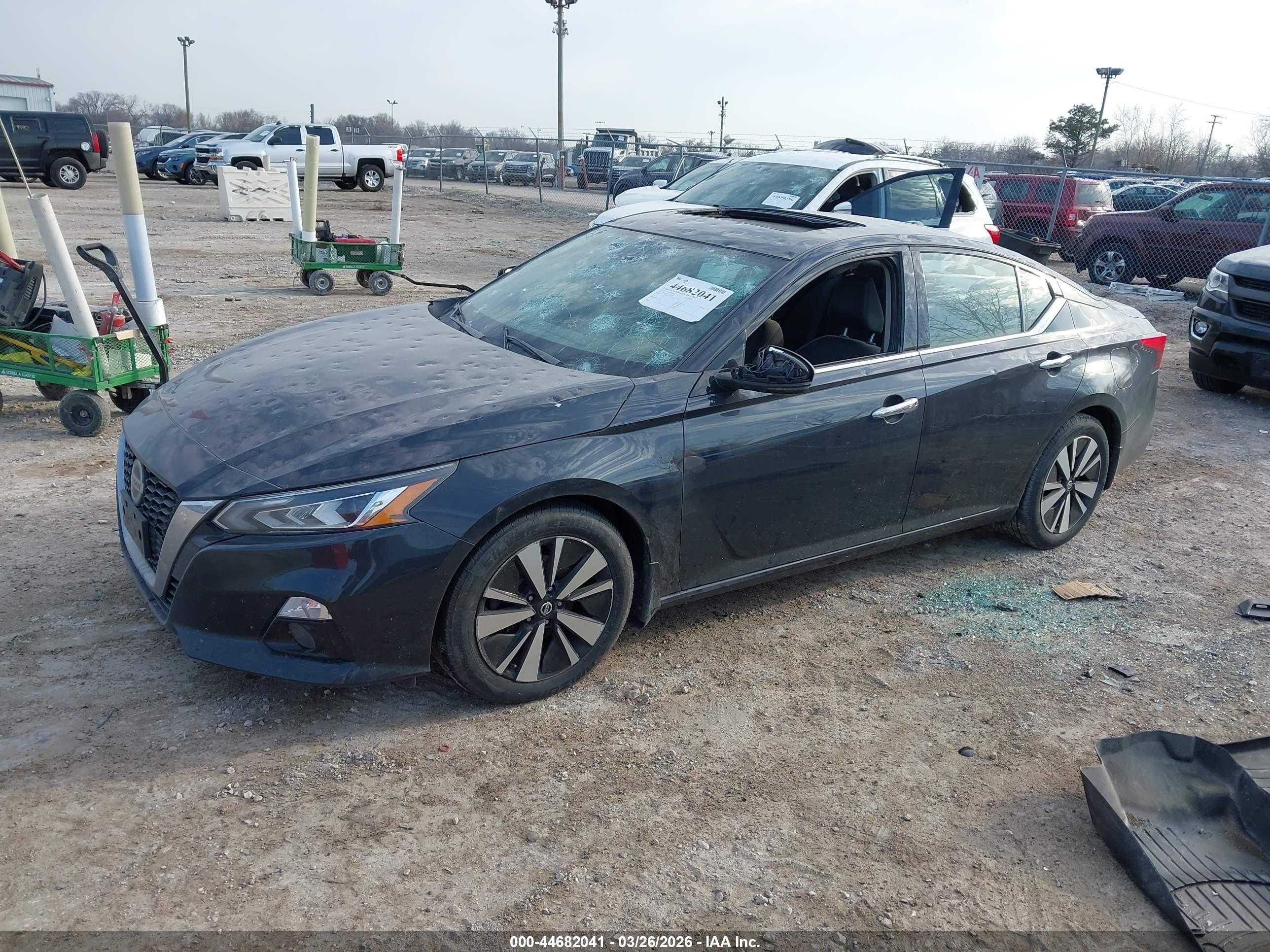 NISSAN ALTIMA image 2