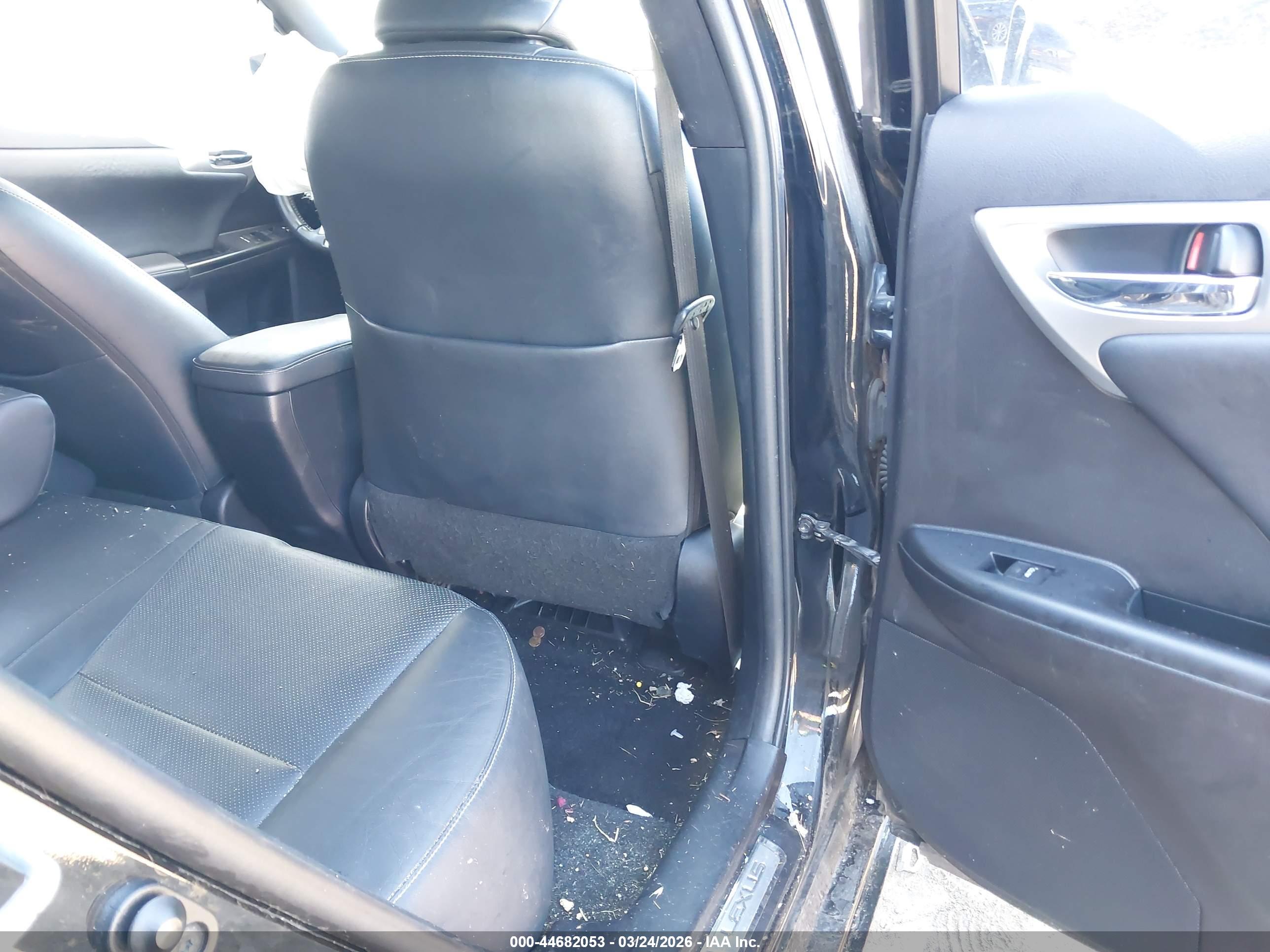 LEXUS CT image 8