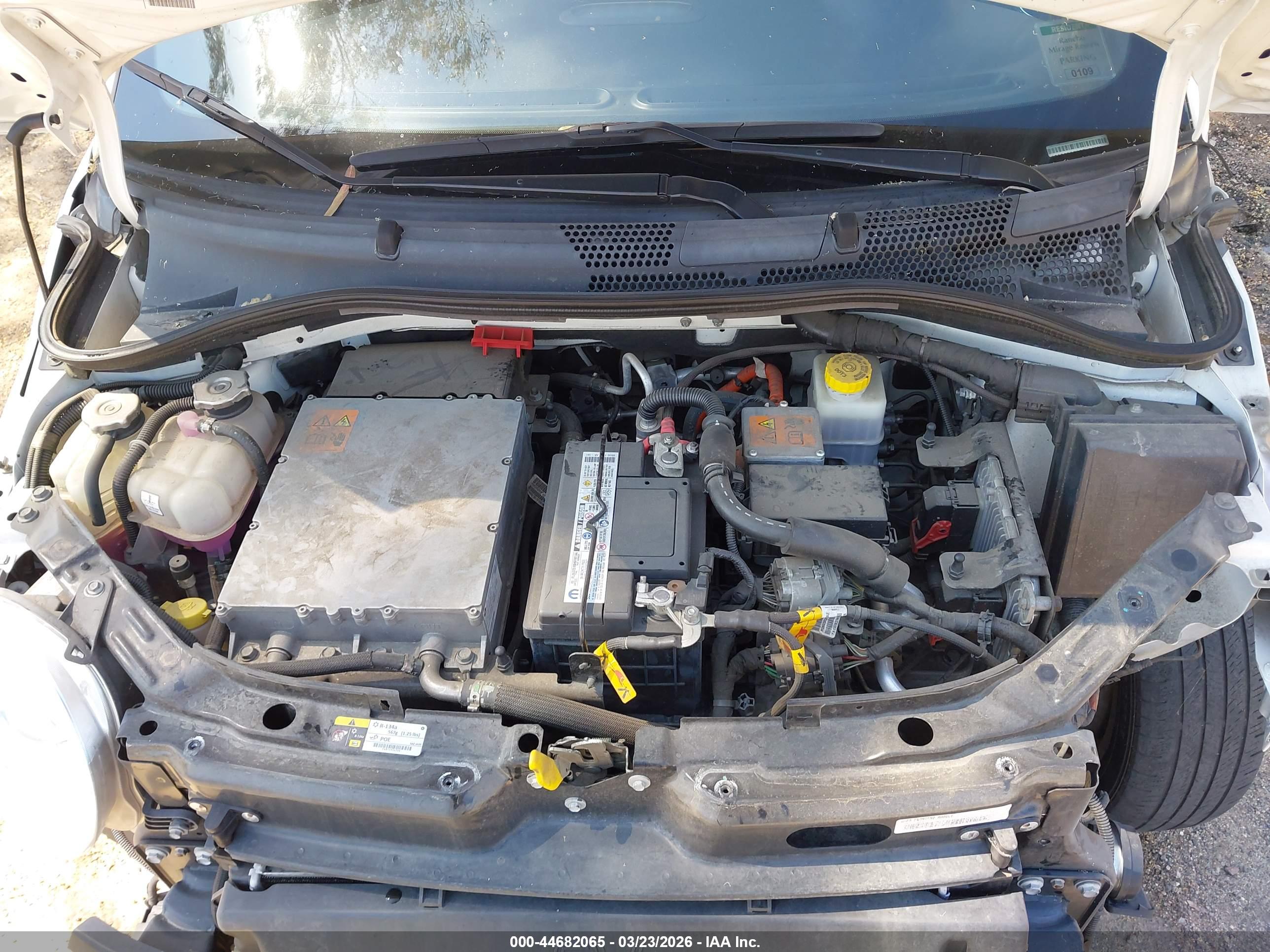 FIAT 500E image 10