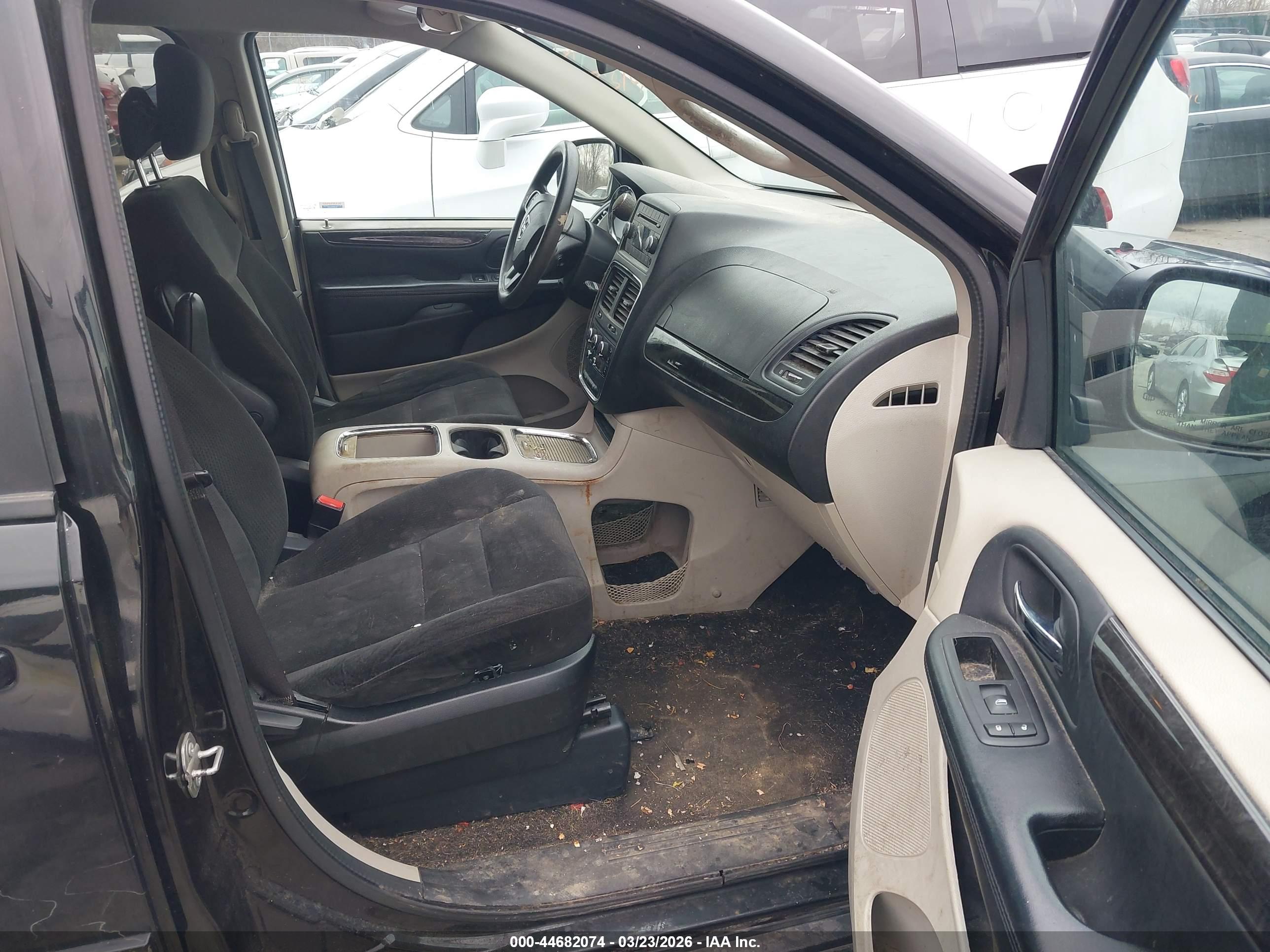 DODGE GRAND image 5
