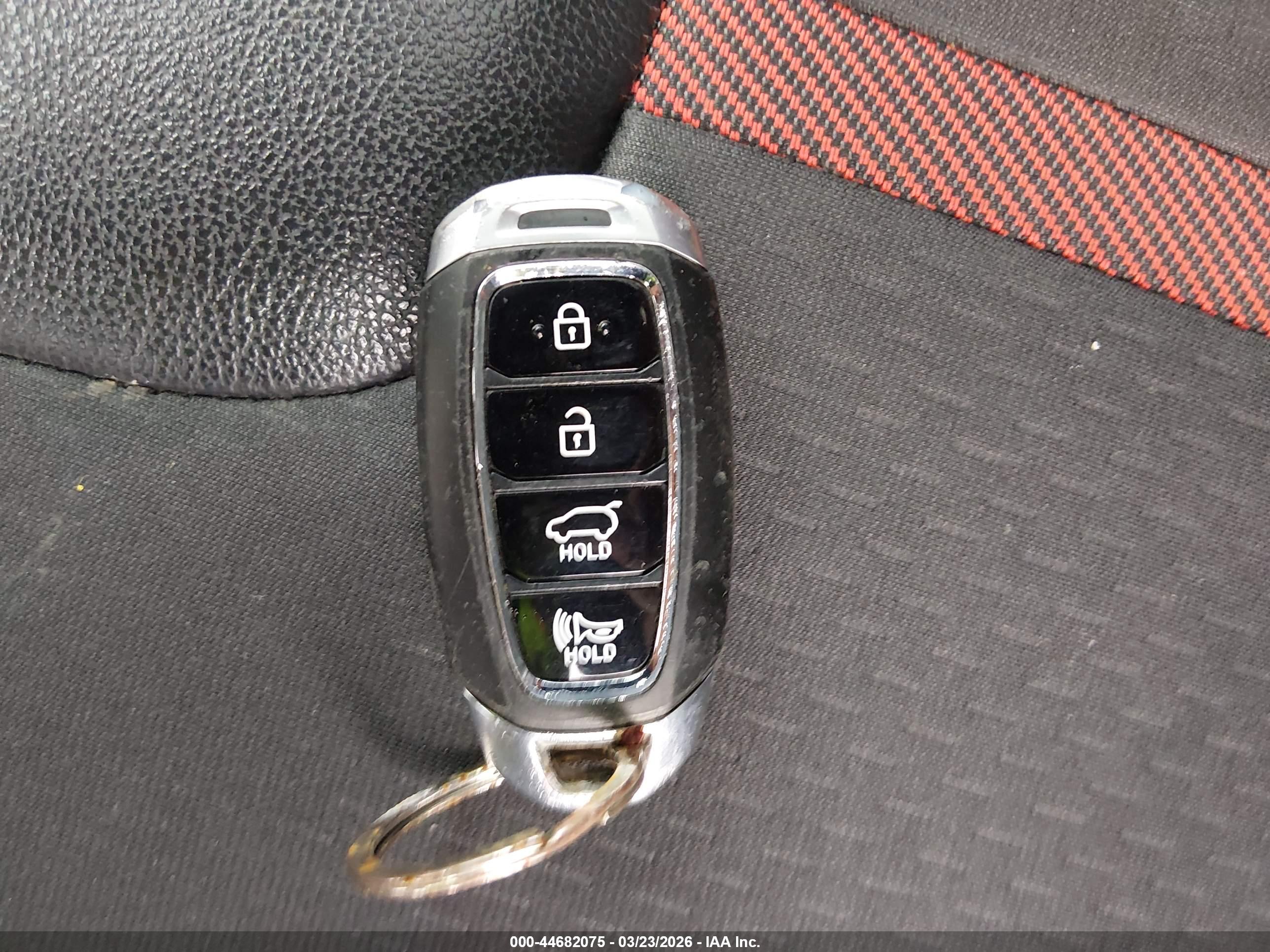 HYUNDAI VELOSTER image 11