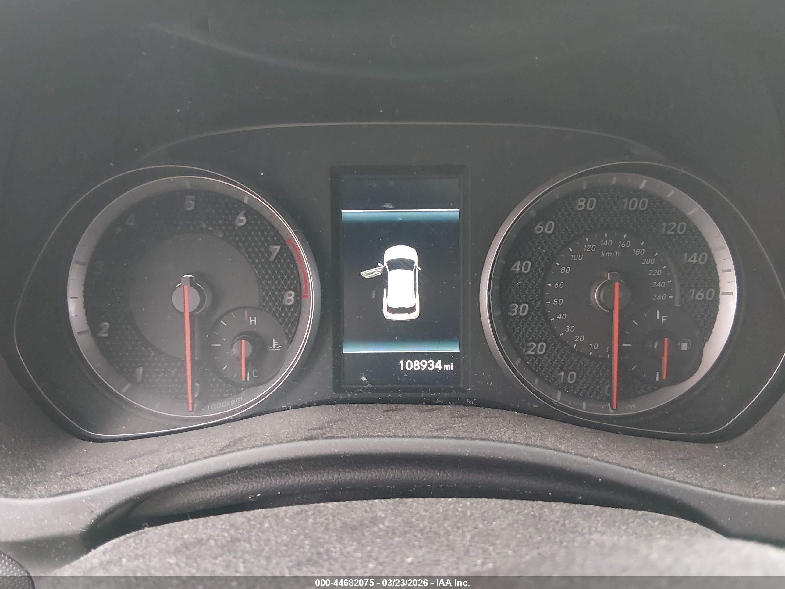 HYUNDAI VELOSTER image 7
