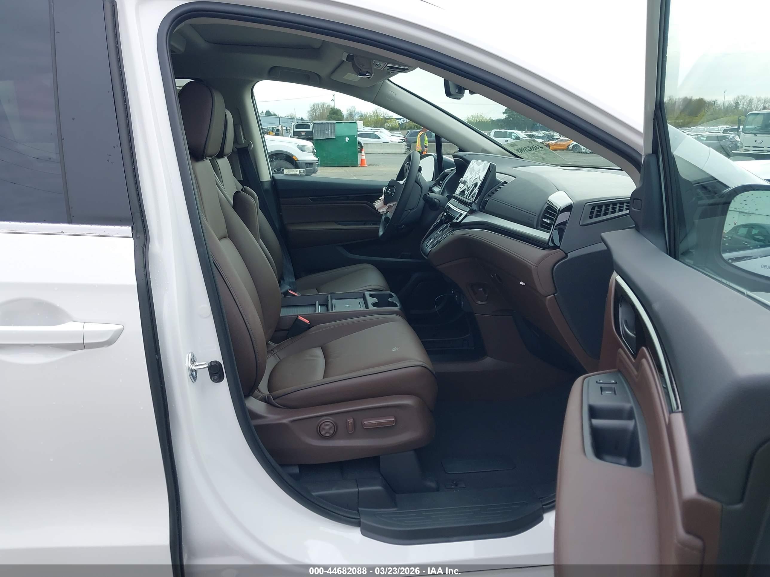 HONDA ODYSSEY image 5