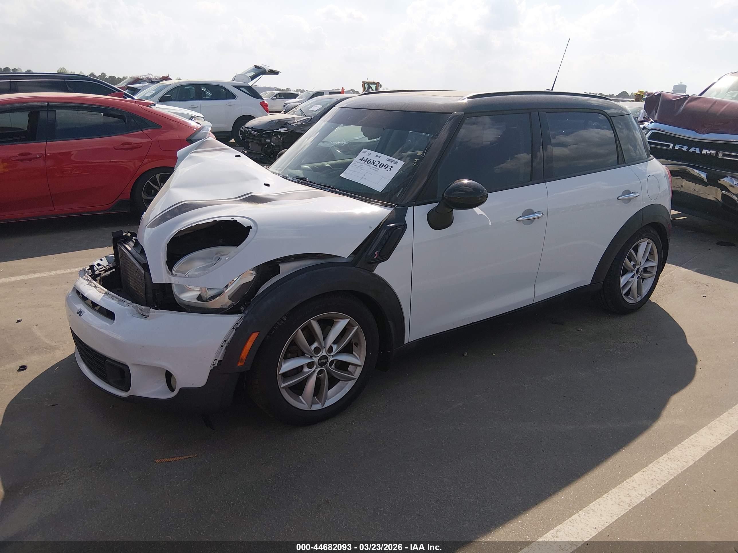 MINI COUNTRYMAN image 2