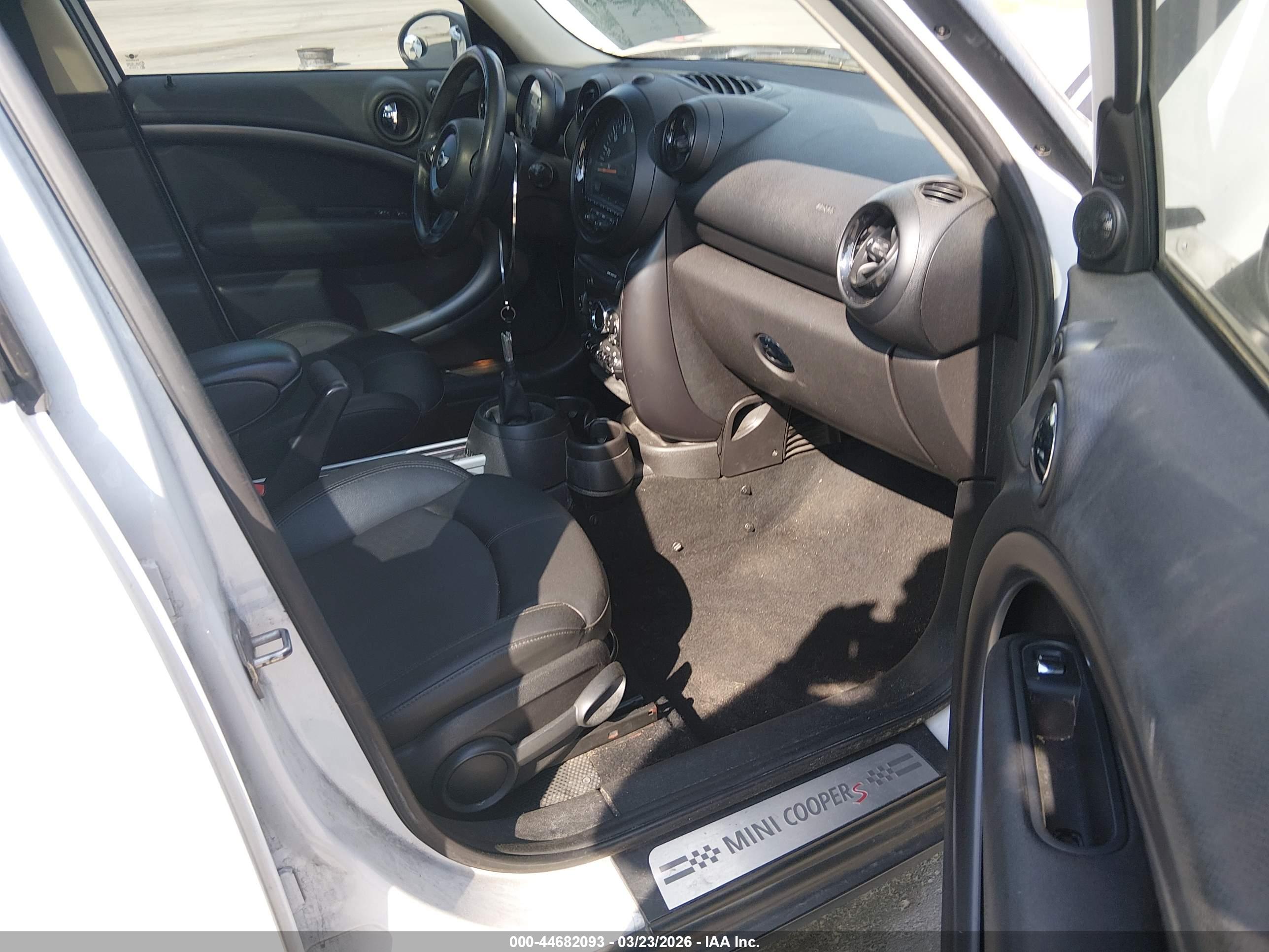MINI COUNTRYMAN image 5