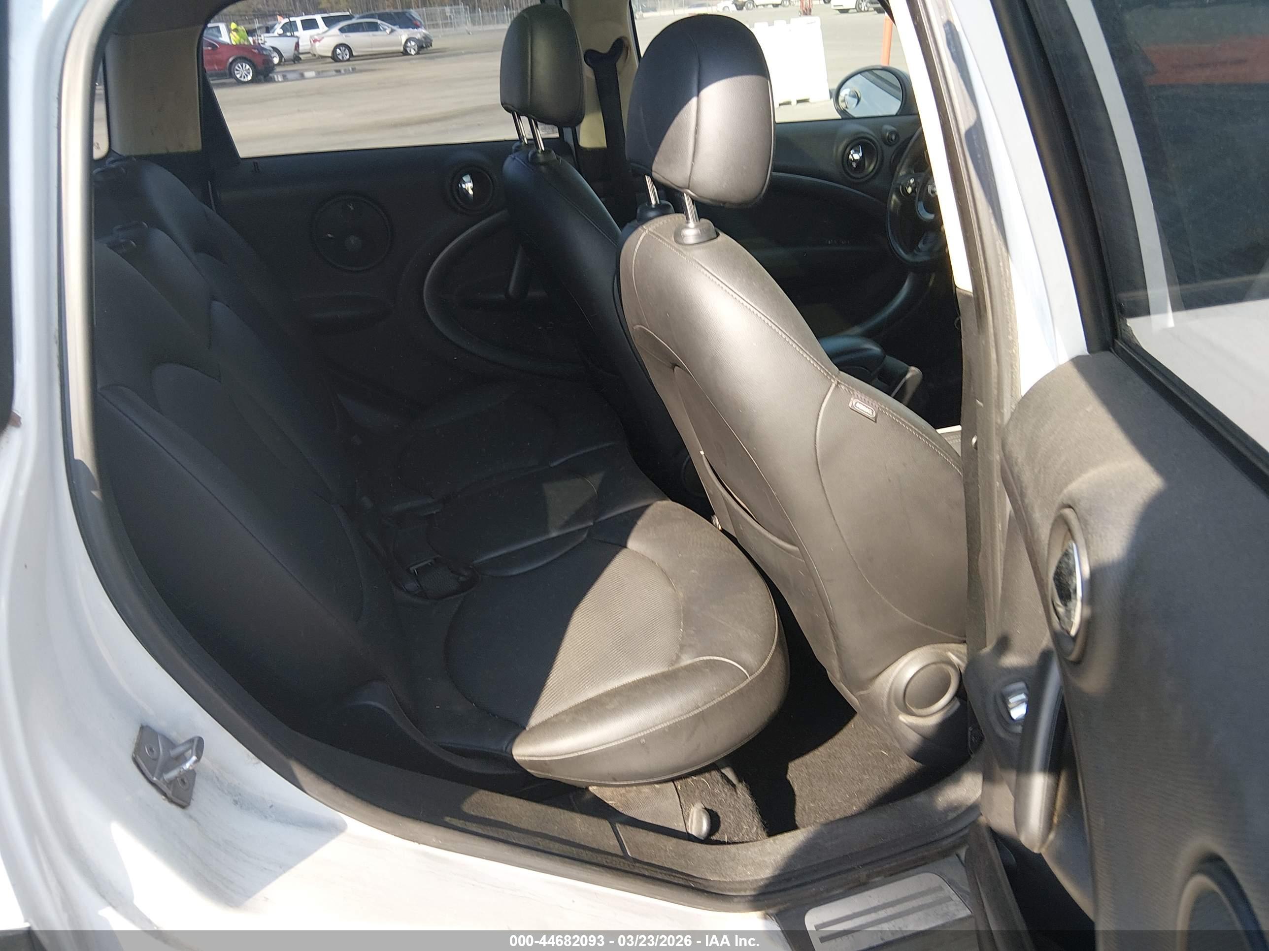 MINI COUNTRYMAN image 8