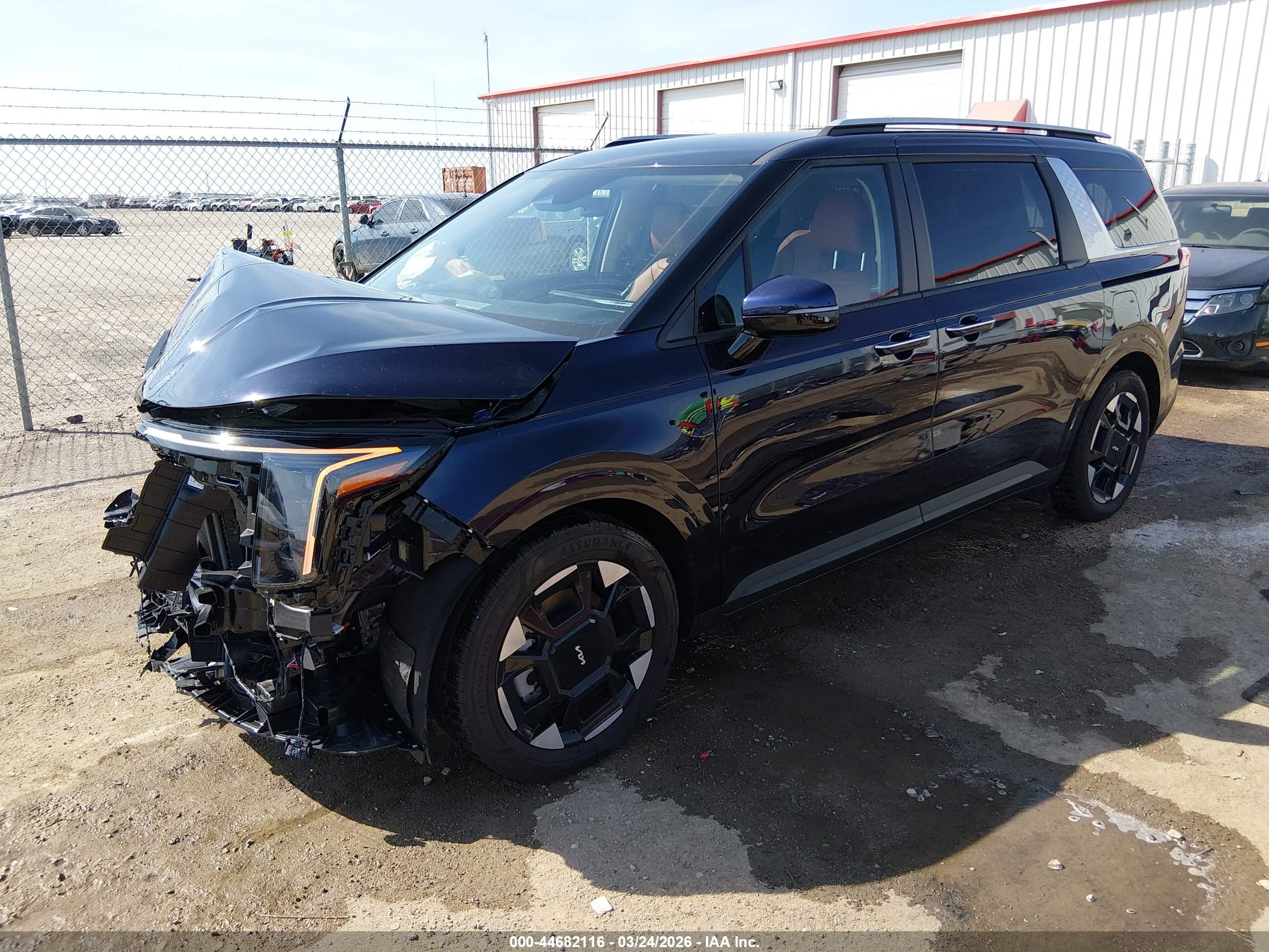 KIA CARNIVAL image 2
