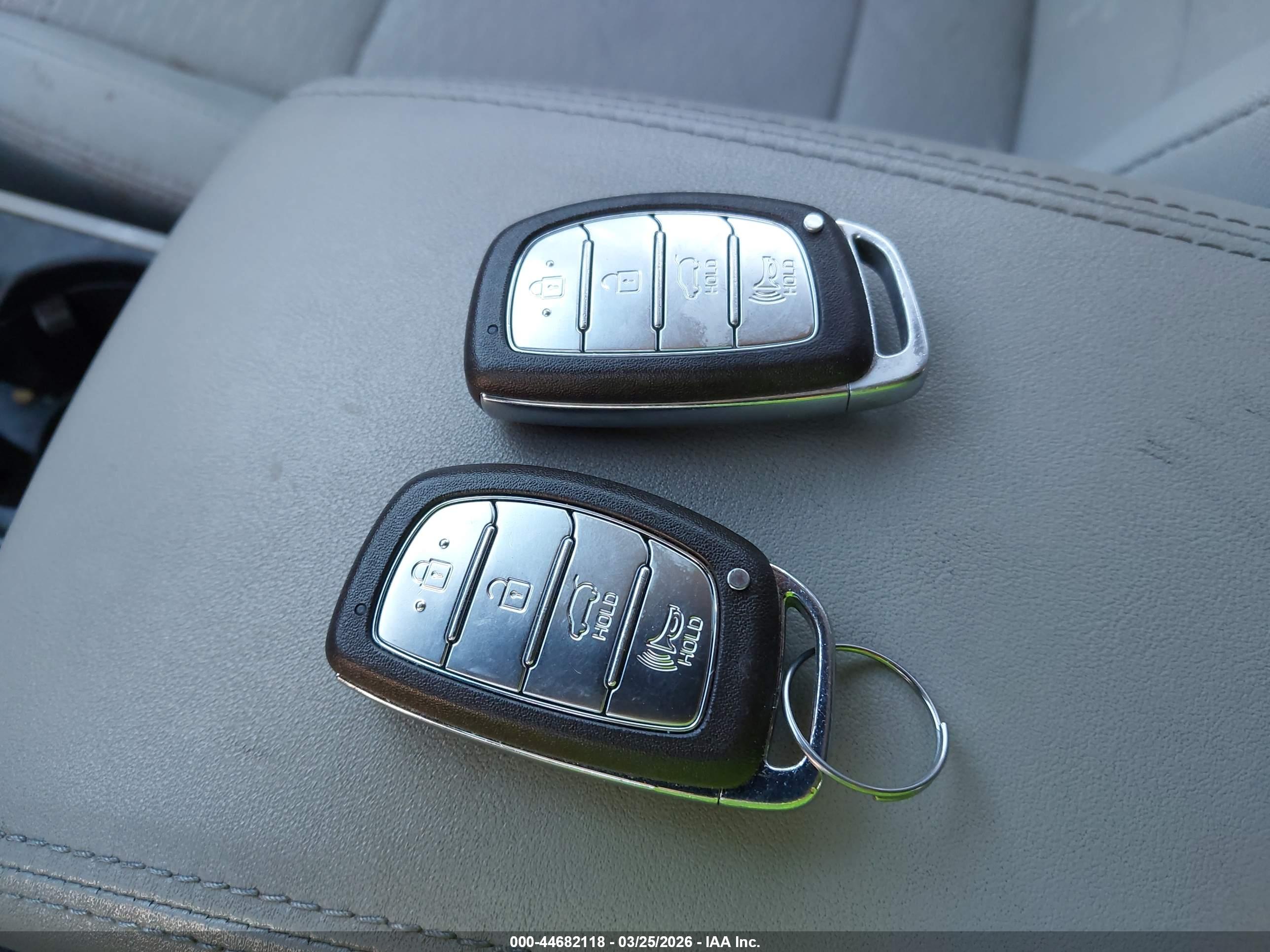 HYUNDAI TUCSON image 11