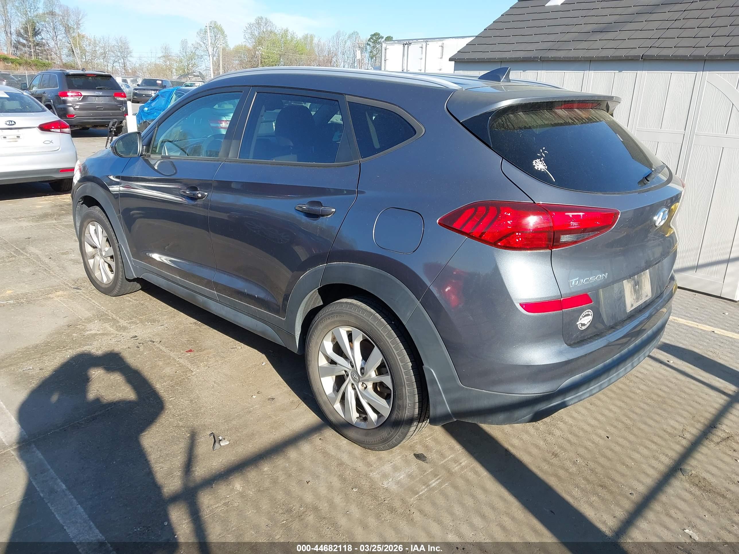 HYUNDAI TUCSON image 3