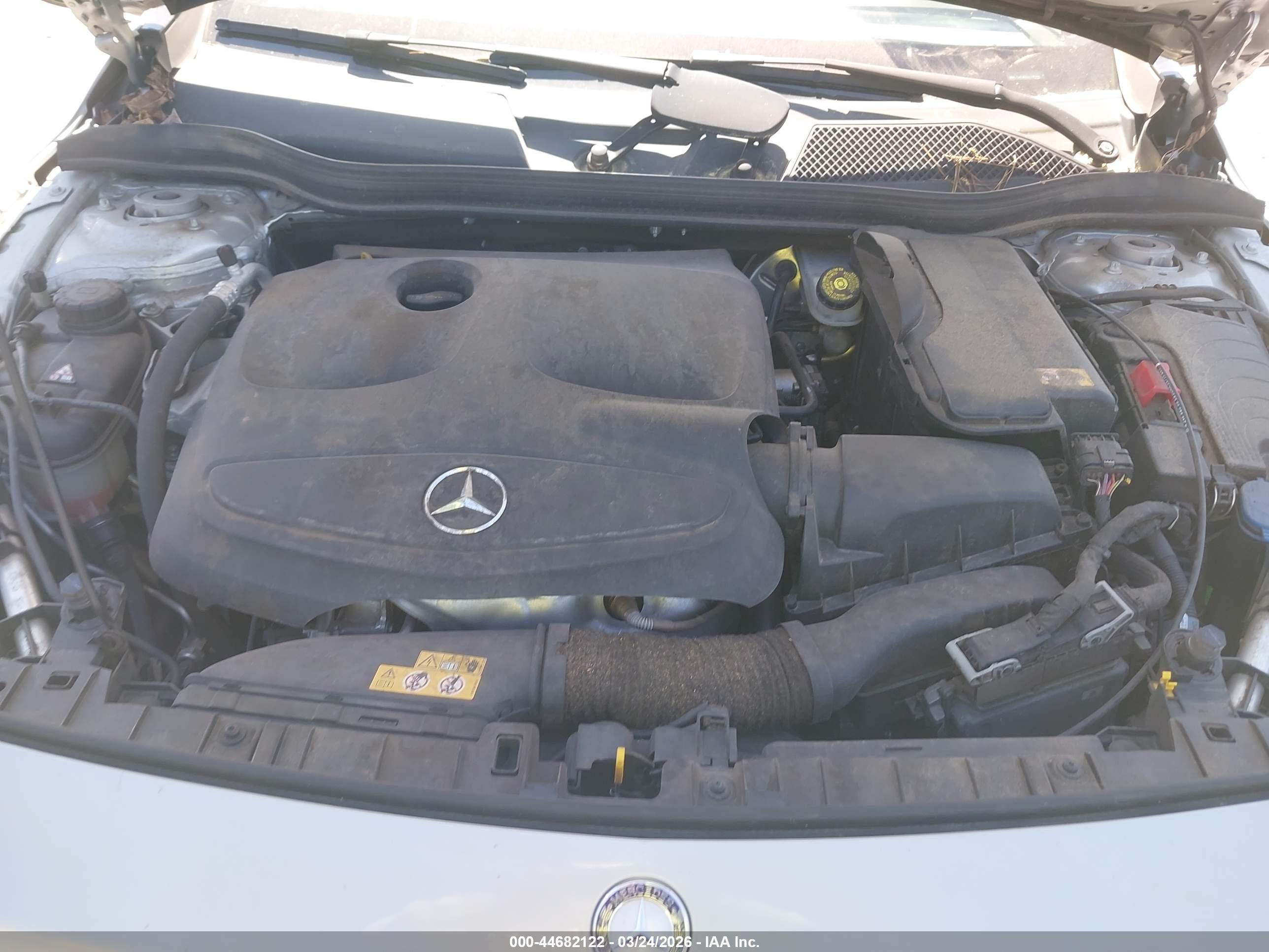 MERCEDES-BENZ GLA image 10