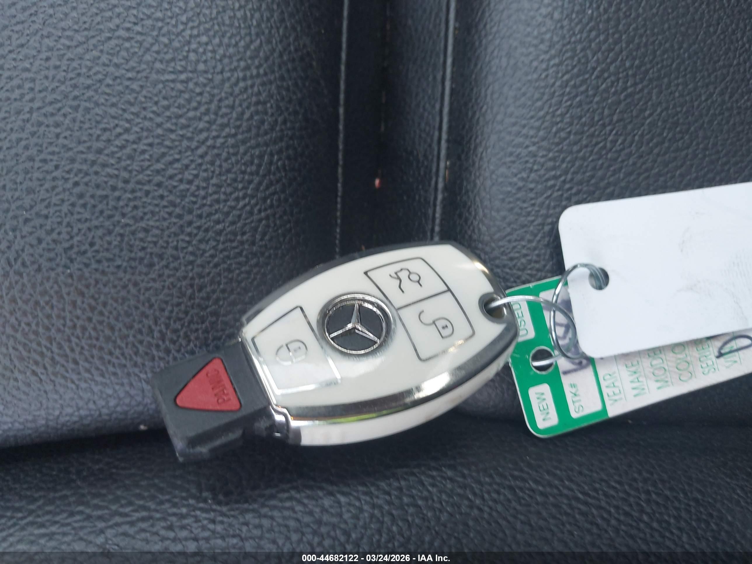 MERCEDES-BENZ GLA image 11