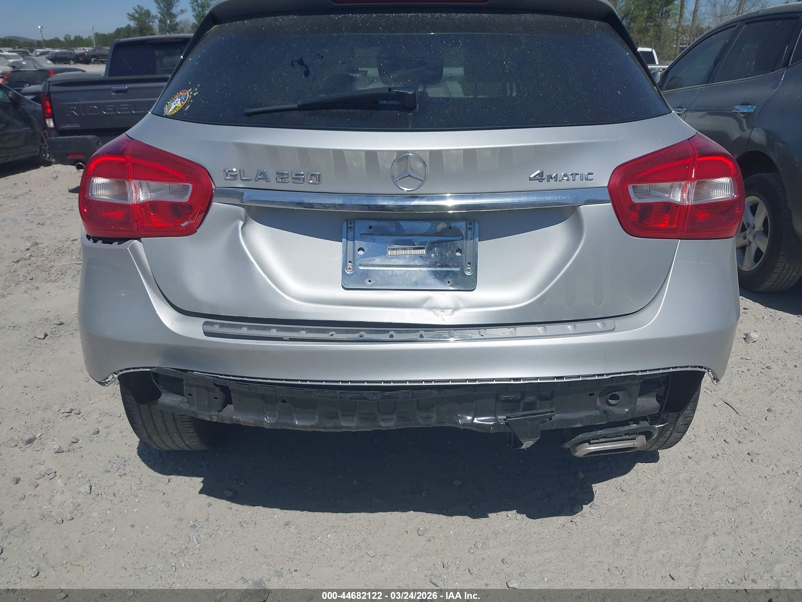 MERCEDES-BENZ GLA image 6