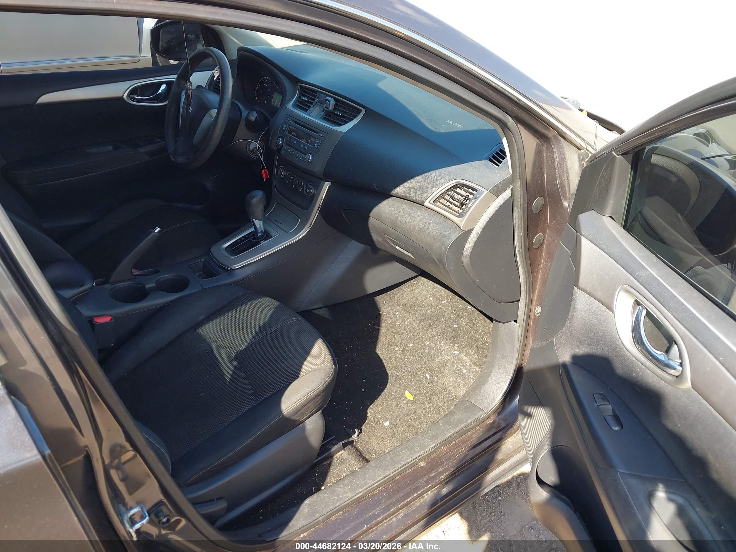 NISSAN SENTRA image 5