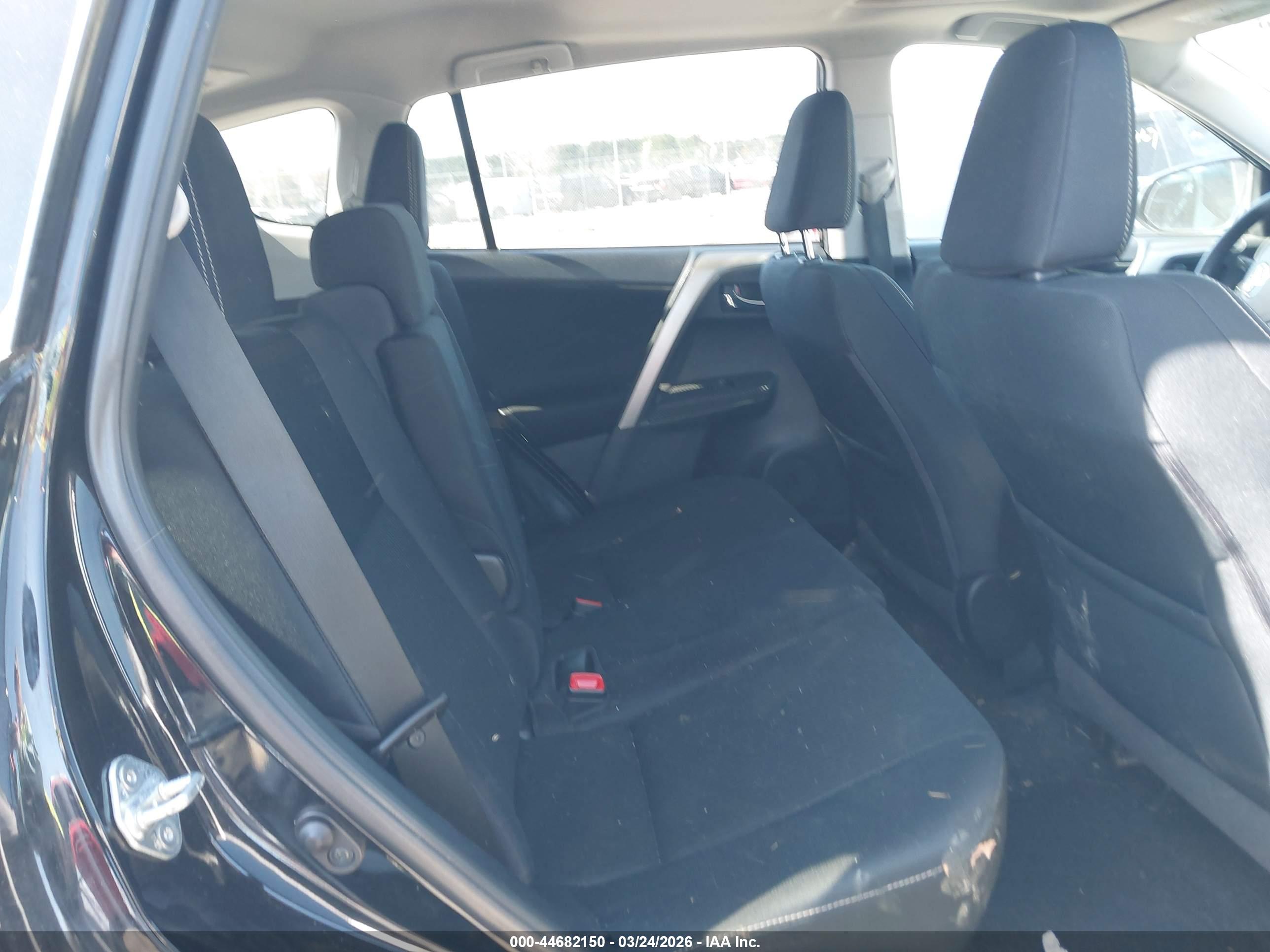 TOYOTA RAV4 image 8