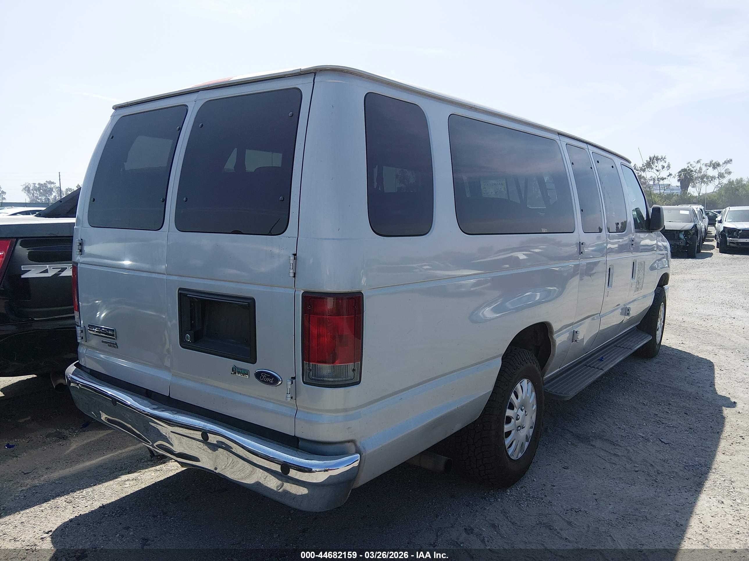 FORD E-350 image 4