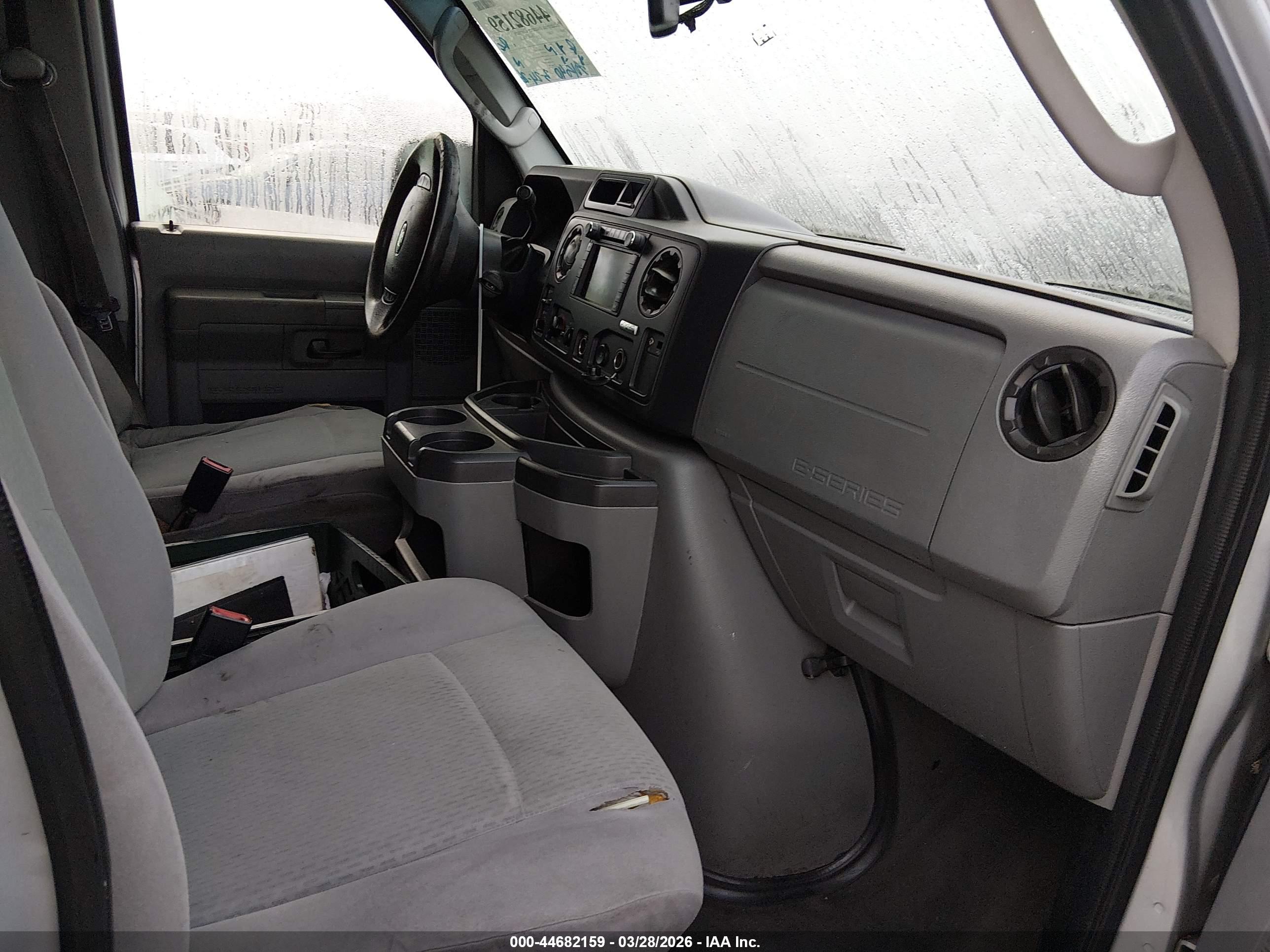 FORD E-350 image 5