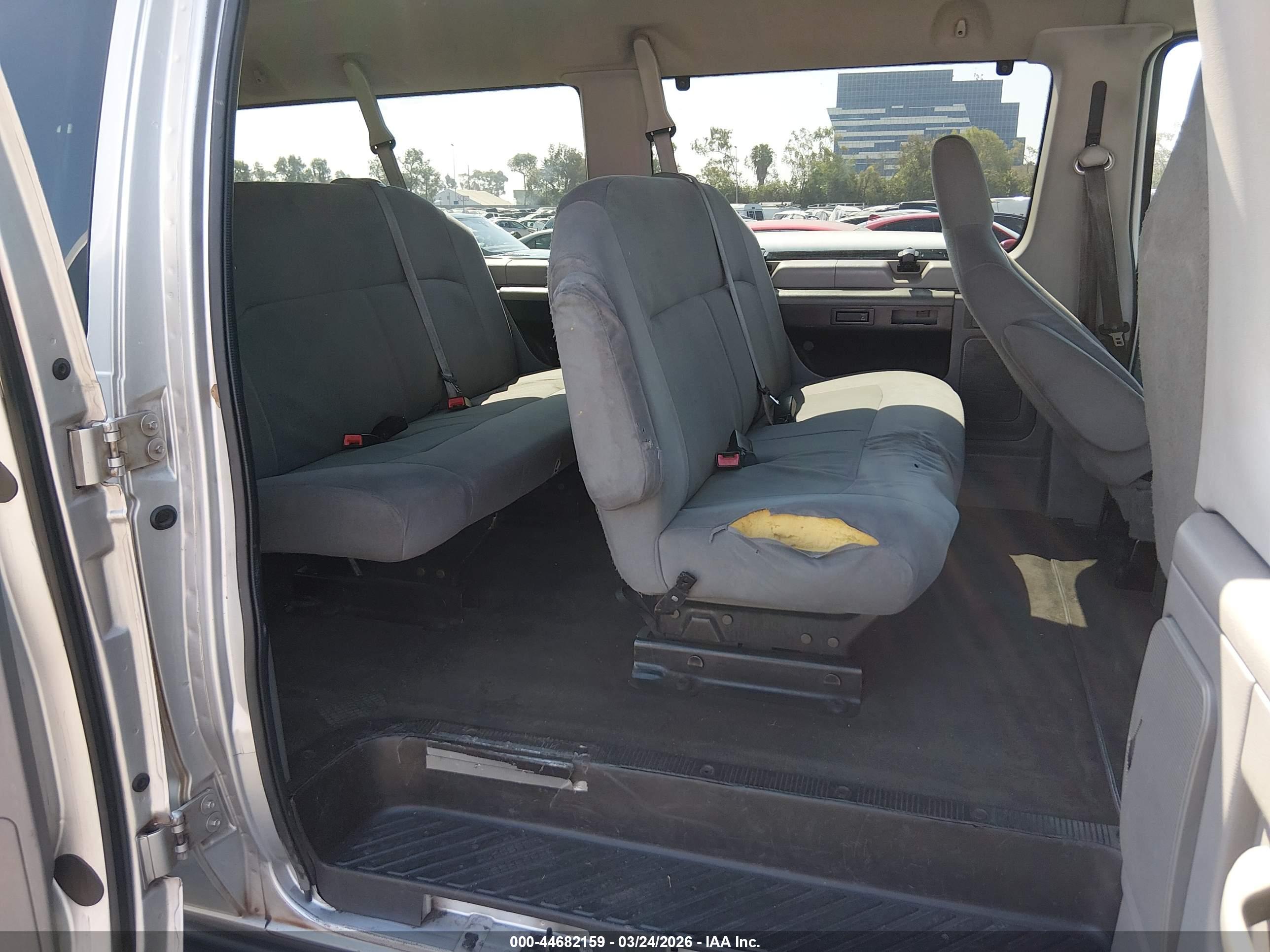 FORD E-350 image 8