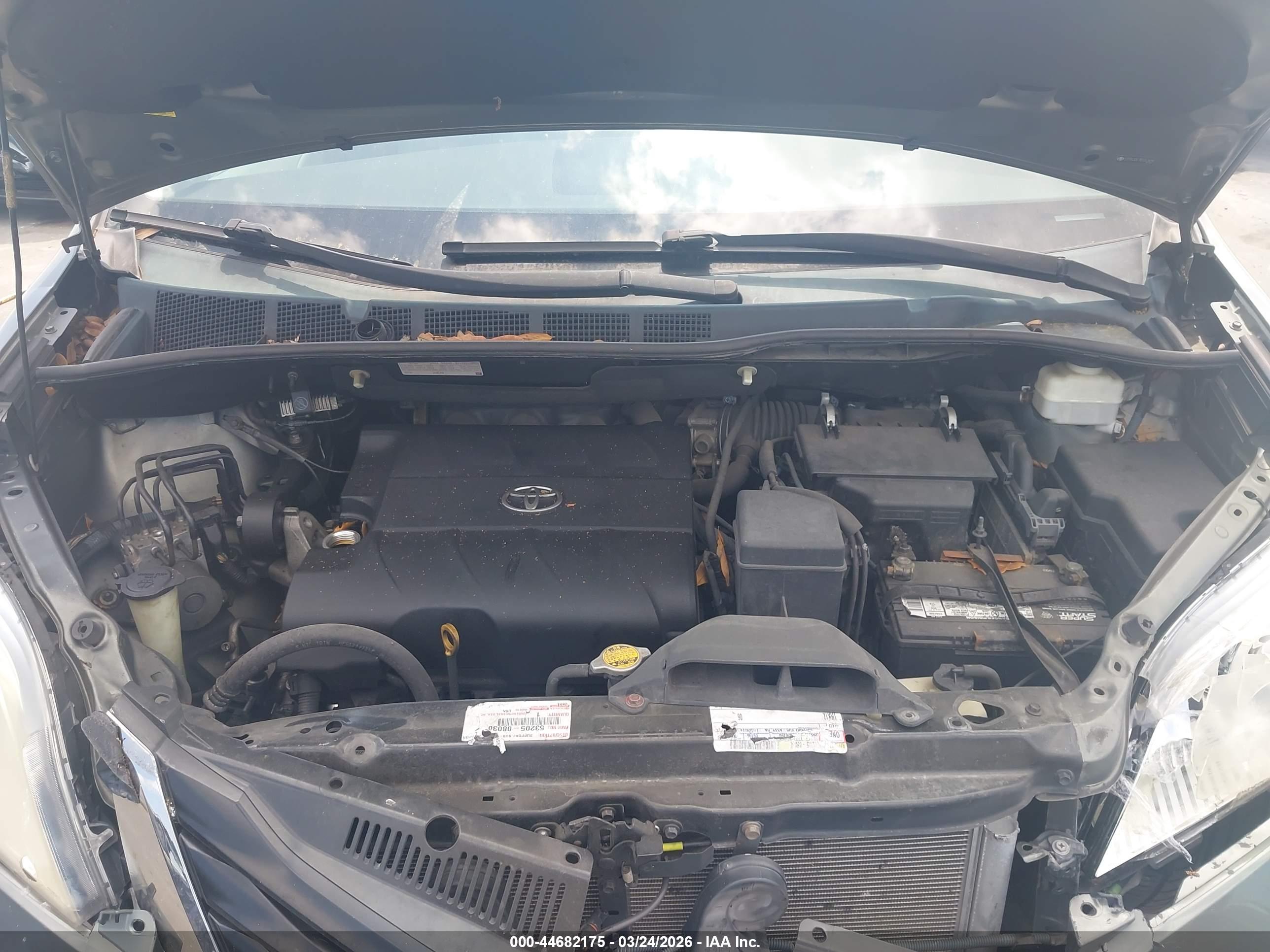 TOYOTA SIENNA image 10