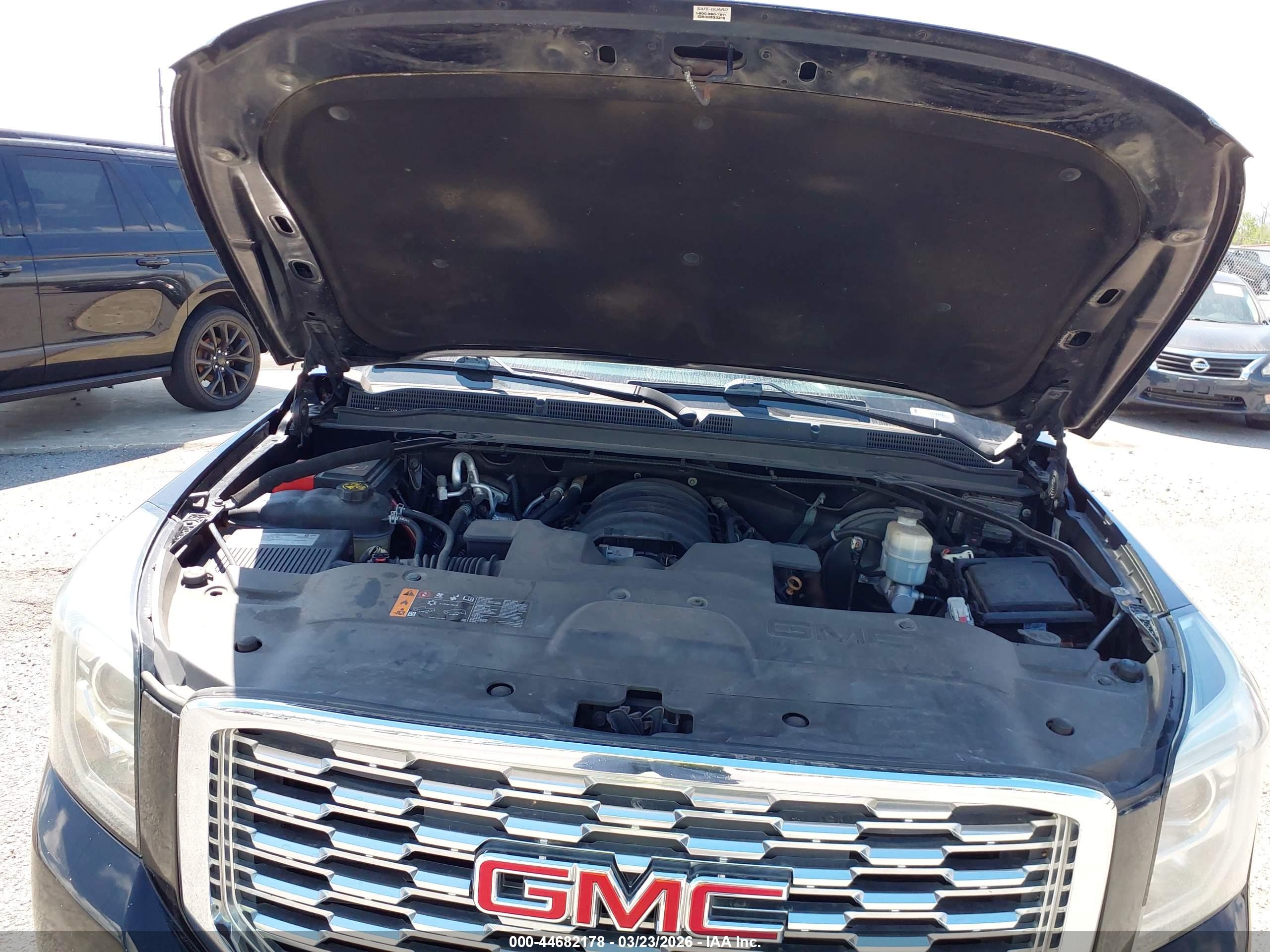 GMC YUKON image 10