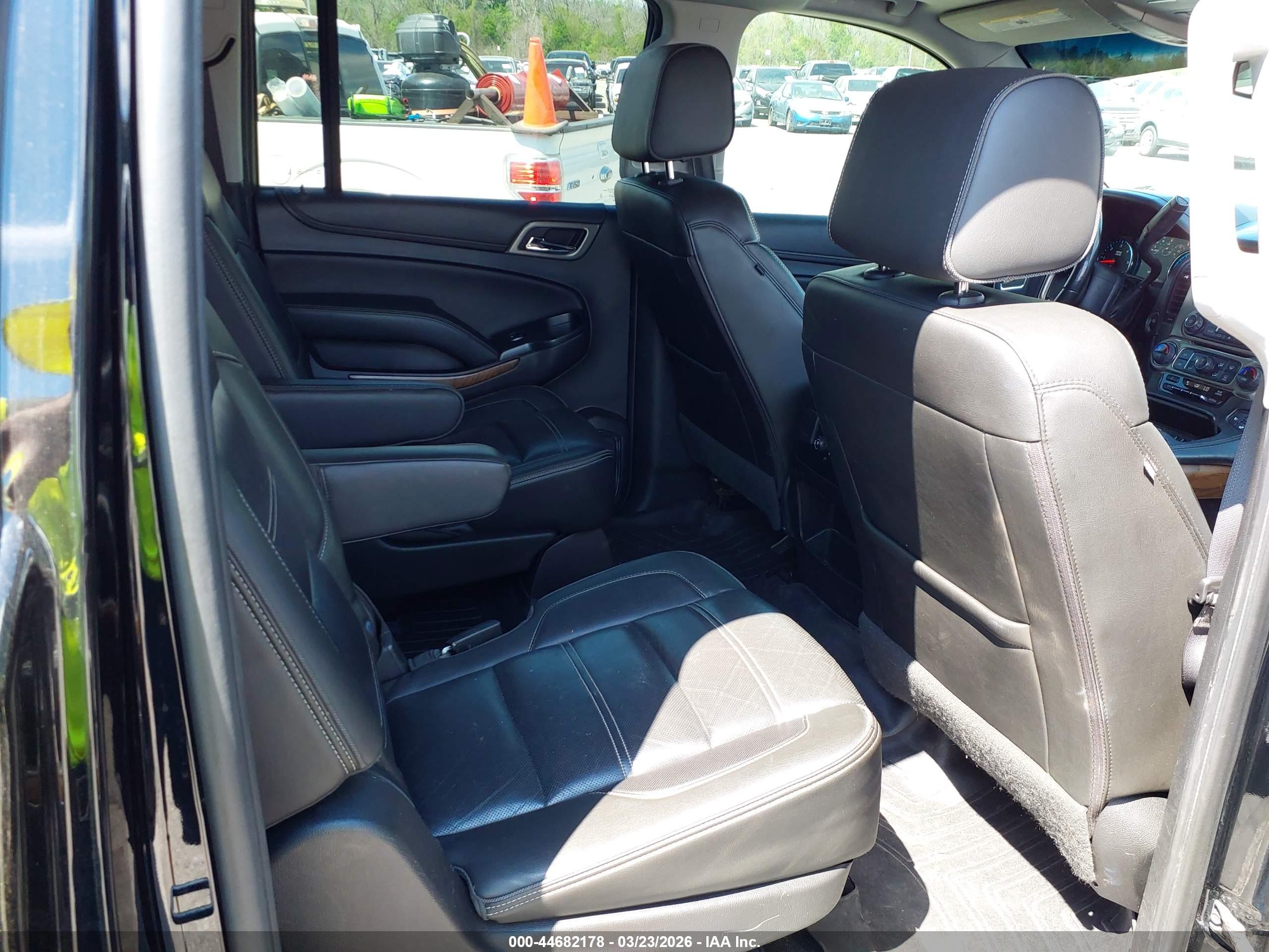 GMC YUKON image 8