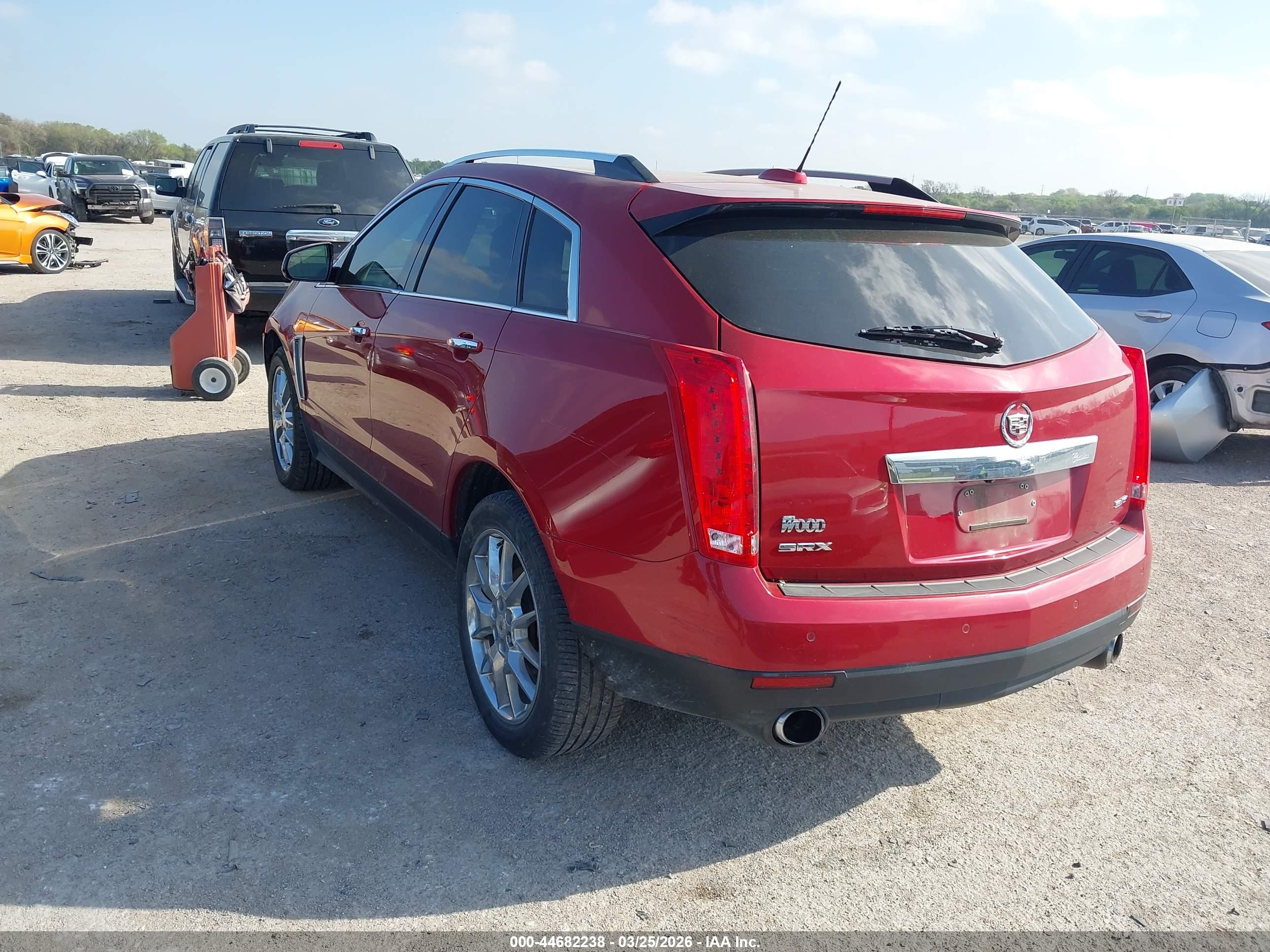CADILLAC SRX image 3