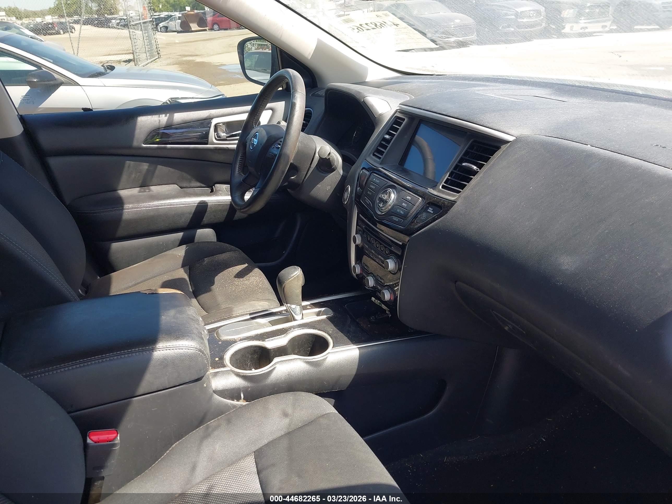 NISSAN PATHFINDER image 5